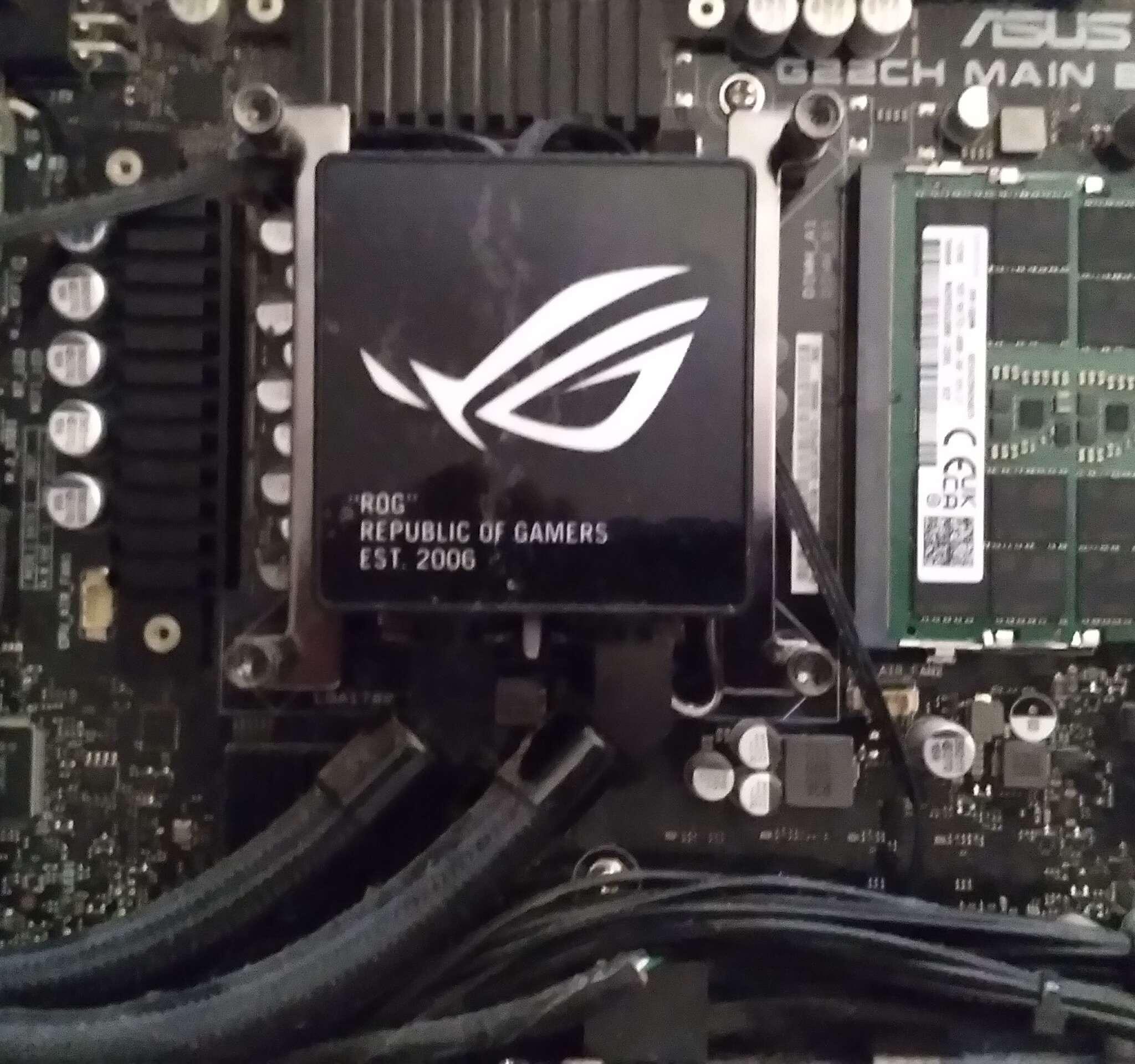 tiny but powerful ROG gaming pc