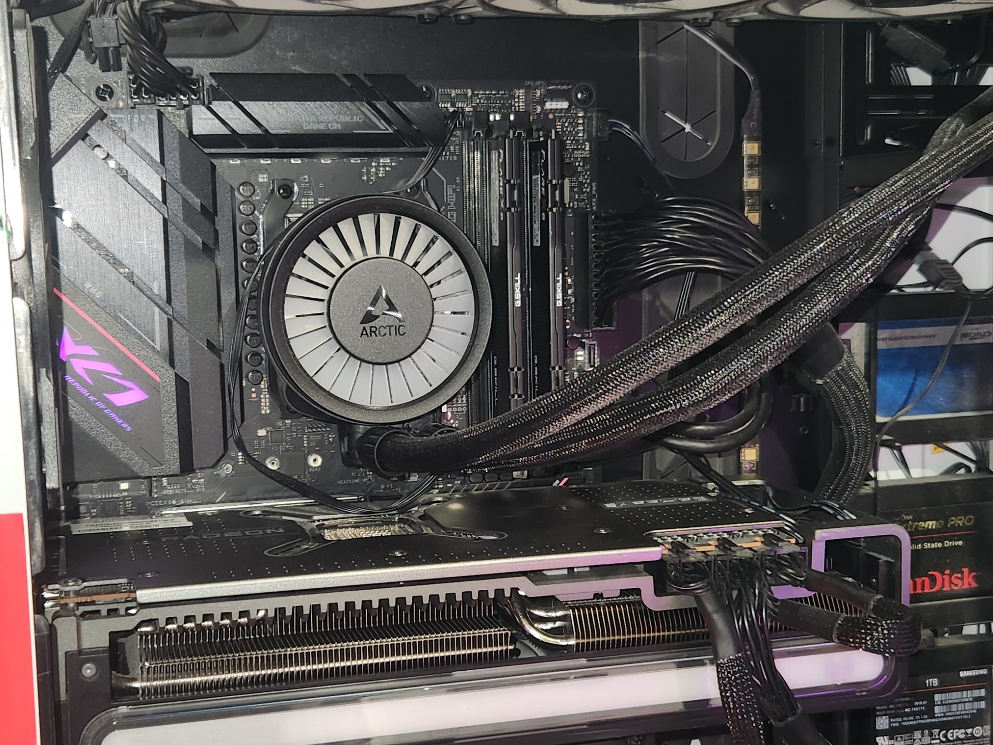 Sapphire NITRO+ Radeon RX 7900 XTX