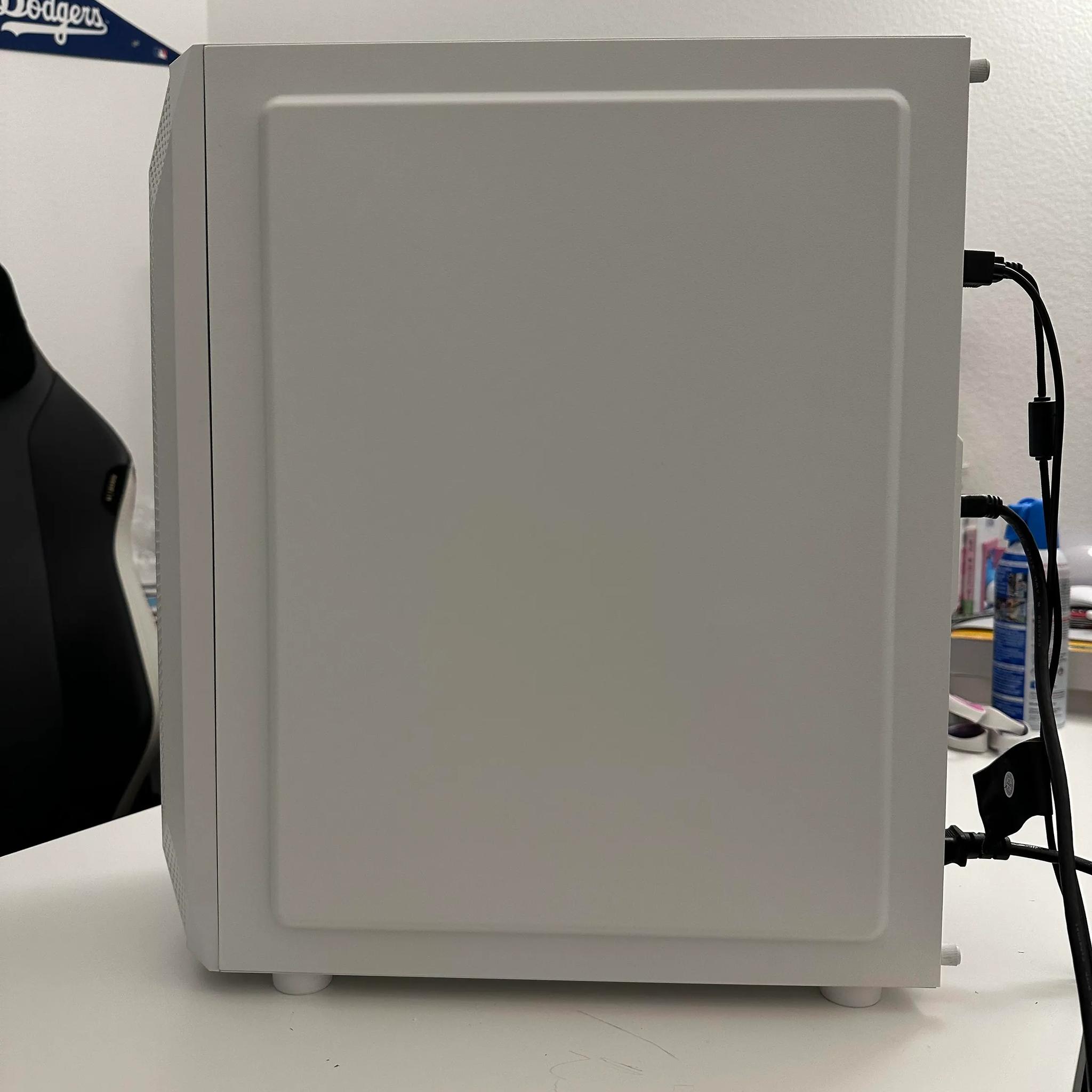 Frostbite ❄️ : Asus 4060 OC| AMD 5600| 1TB NVME| 3600mhz 16GB Ram| Liquid Cooled| Win 10