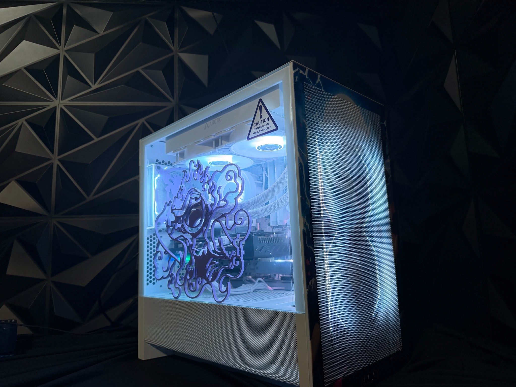 ⚡☁️ GEAR 5 ☁️⚡Ryzen 5 7600X3D| RX 9060XT 16 GB | 32 GB DDR5| 1.5 TB NVME| 650W PSU