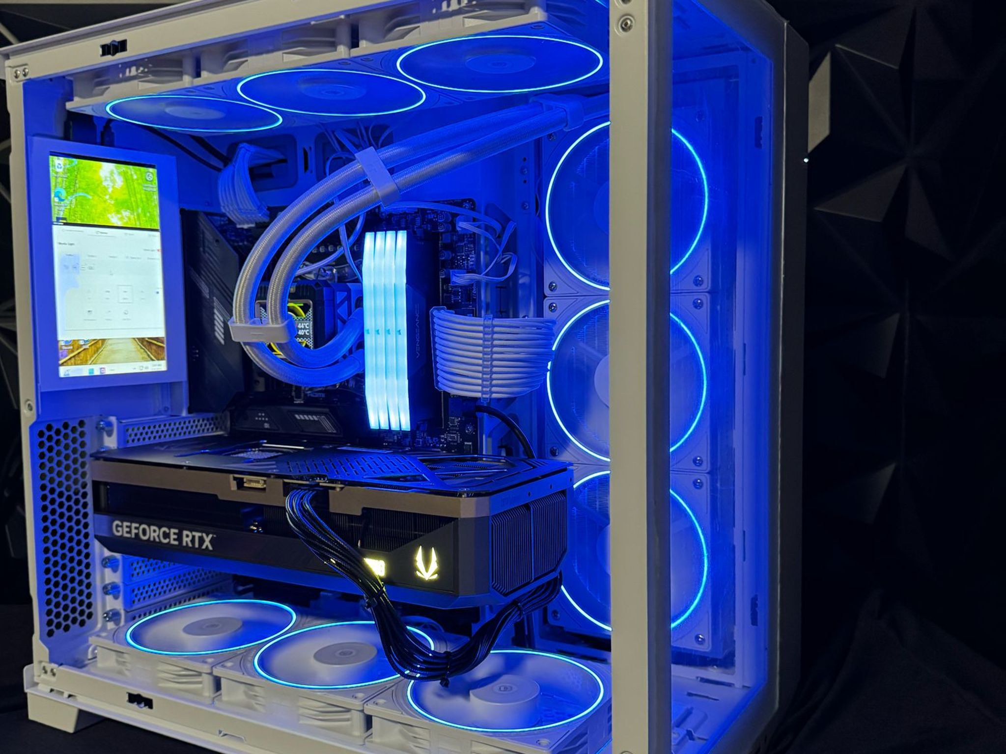 🏠🏠 THE MORTGAGE 🏠🏠 Ryzen 9800X3D|RTX 5090| 64 GB DDR5| 6.5 TB NVME| 1200W PSU