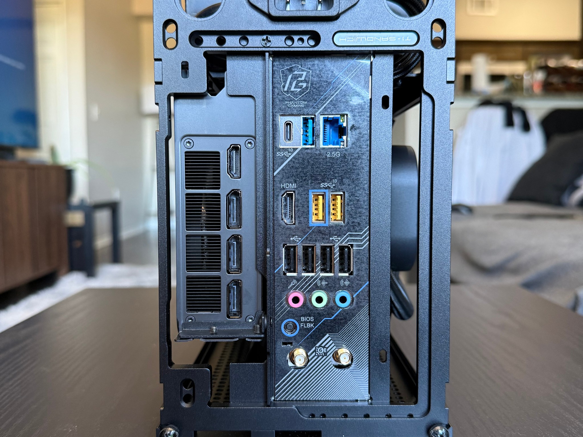formD T1 - 7800X3D - 5070 FE