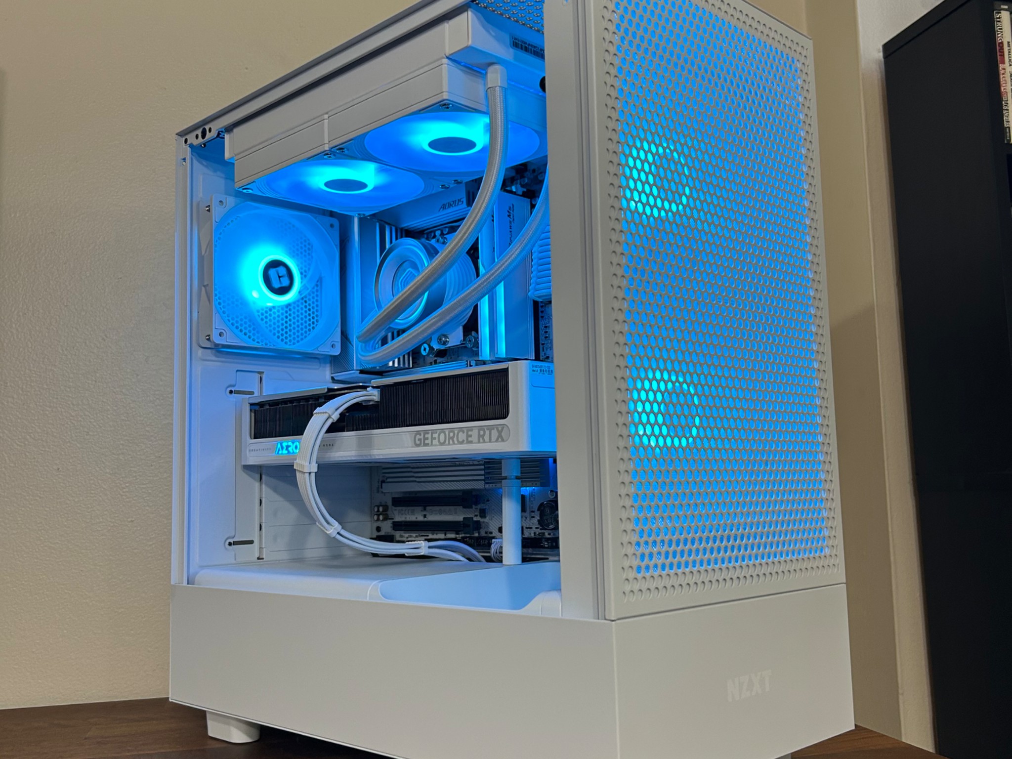 *FREE GAME* RTX 5070 12GB | Ryzen 7 7700X | 32GB DDR5 6000MT/s | 2TB NVMe | The Sentinel RTX