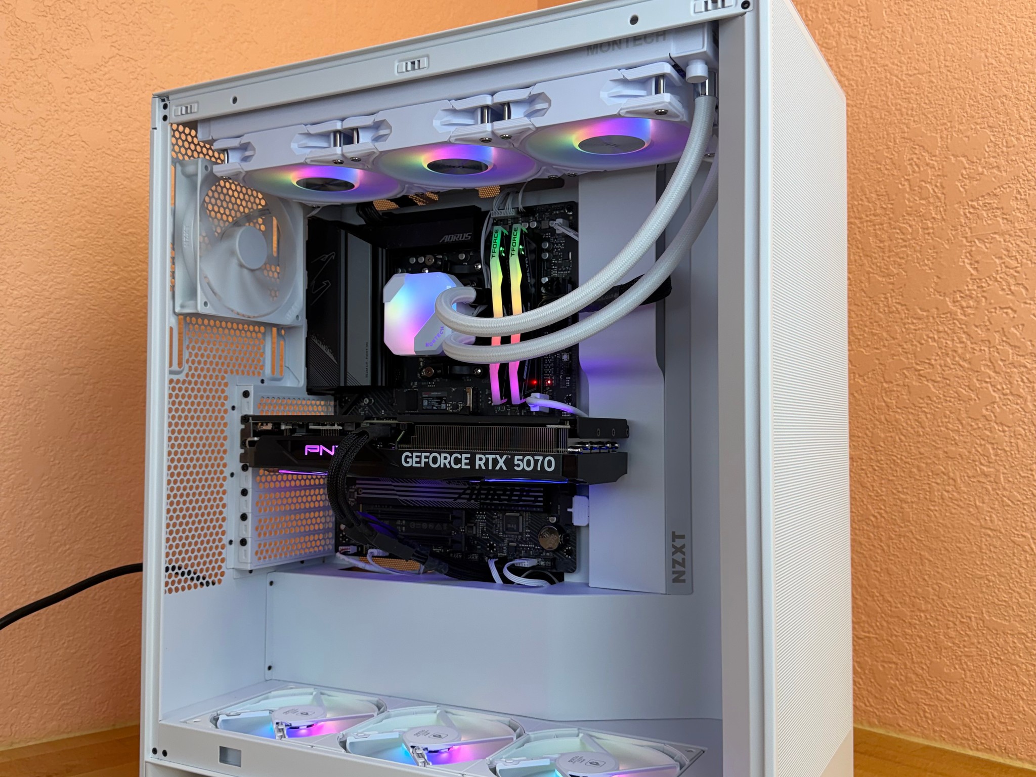 Whiteout Ryzen 7 9800X3D + RTX 5070 Gaming PC | 32GB DDR5 | 1TB NVMe