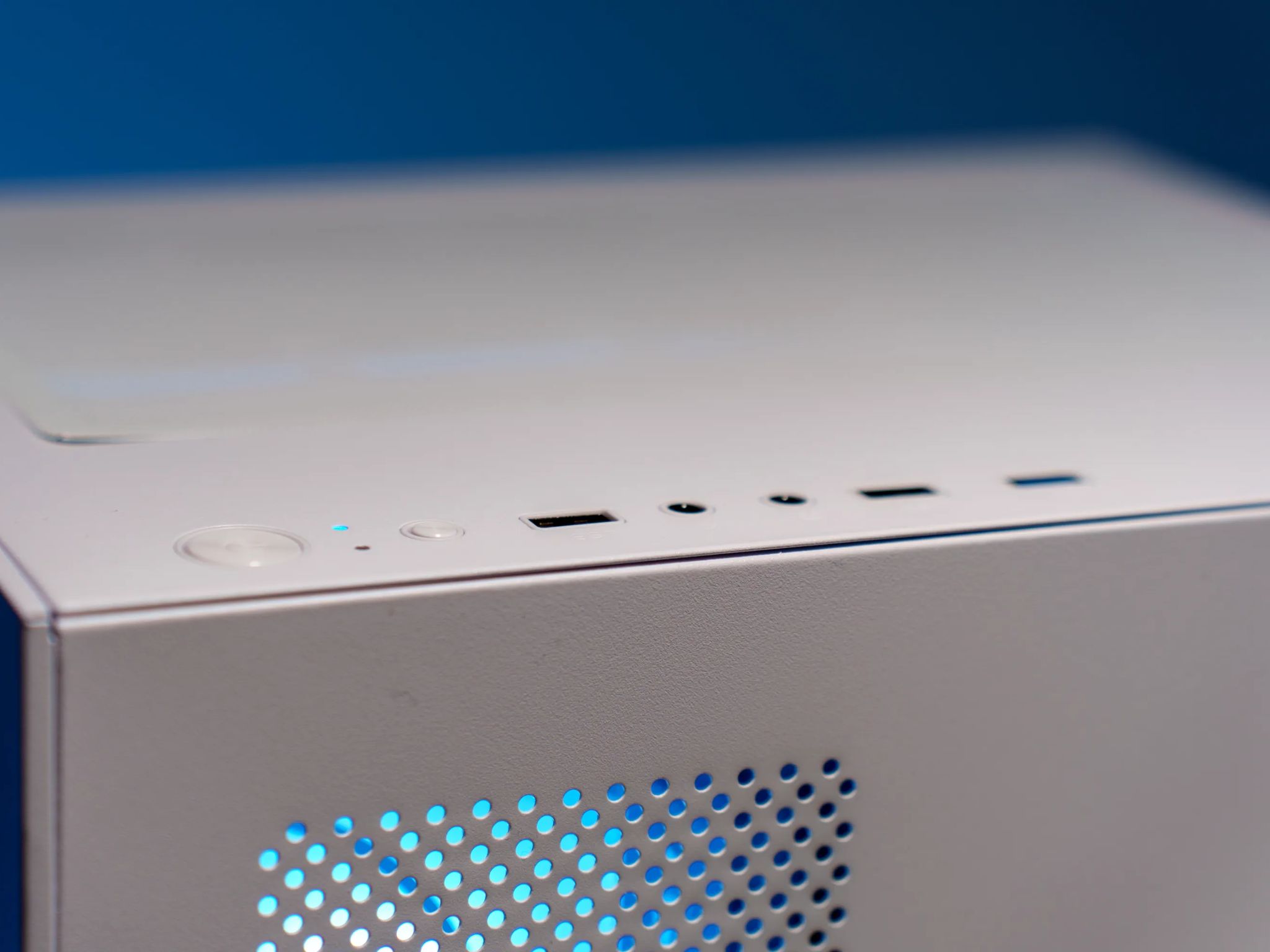 All White Gaming PC | Ryzen 5 5600x | RX 6600 | 16GB DDR4 3600MHz | 1TB m.2