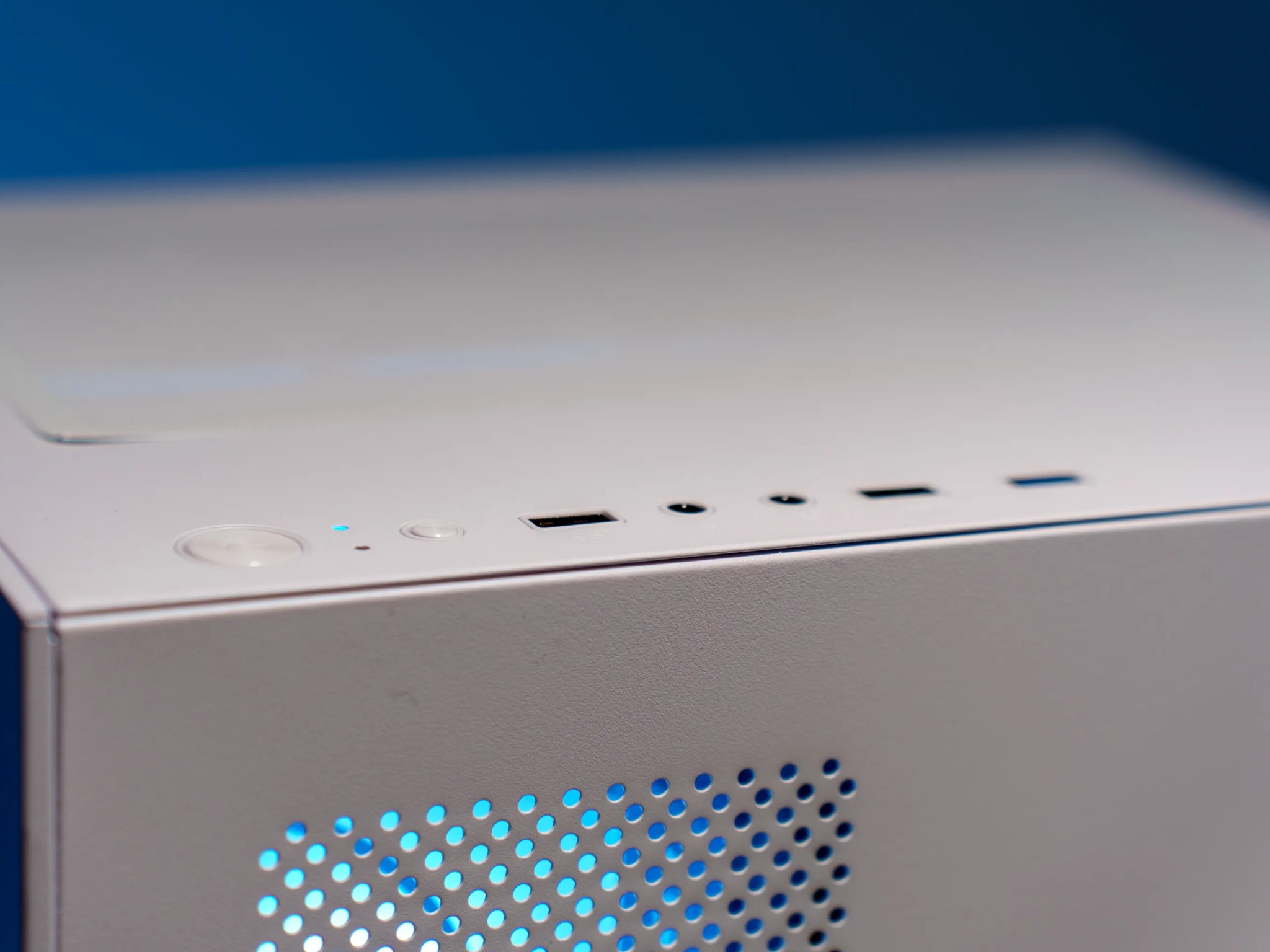 All White Gaming PC | Ryzen 5 5600x | RX 6600 | 16GB DDR4 3600MHz | 1TB m.2