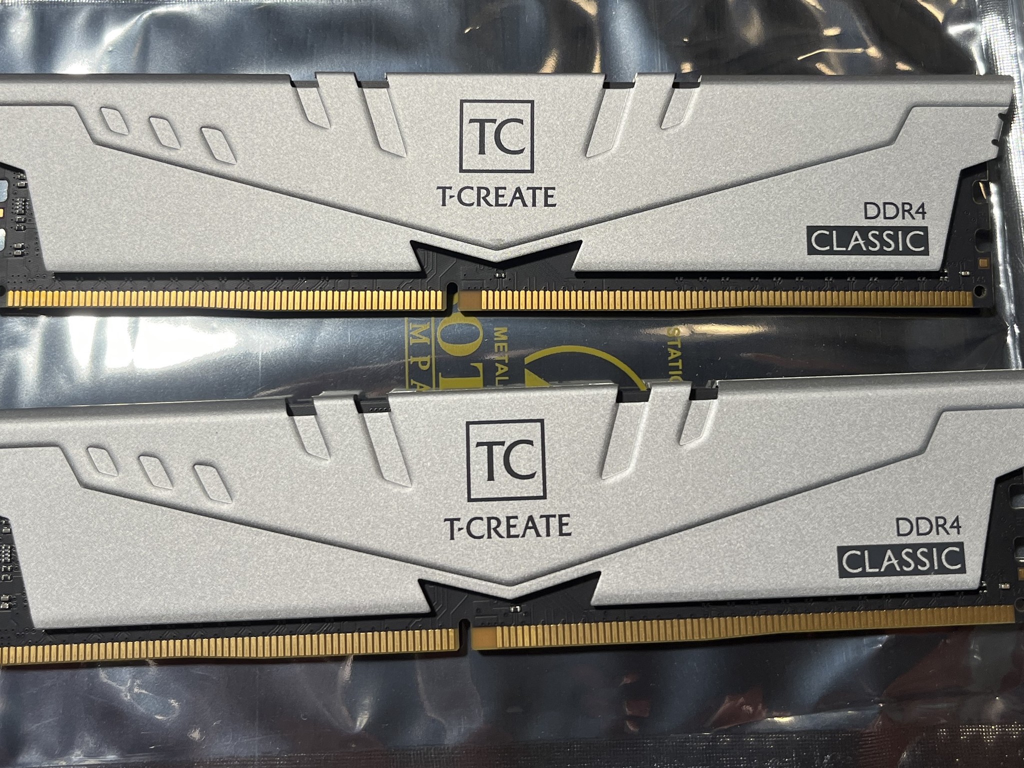 TeamGroup T-Create Classic 16GB (2x8GB) RAM DDR4 3200MHz TTCCD48G3200HC22BK RAM