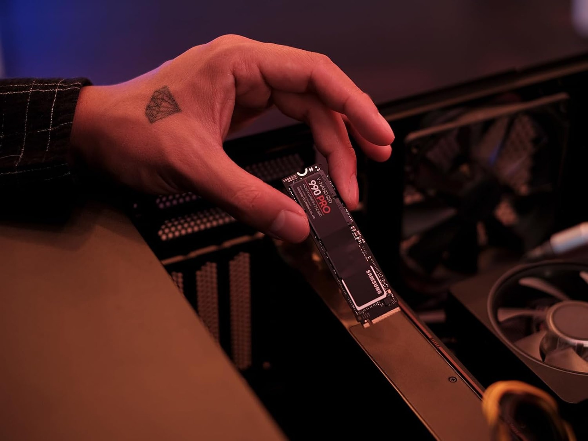 Samsung 990 PRO 2TB NVMe SSD – PCIe 4.0 M.2 2280 – Up to 7,450 MB/s