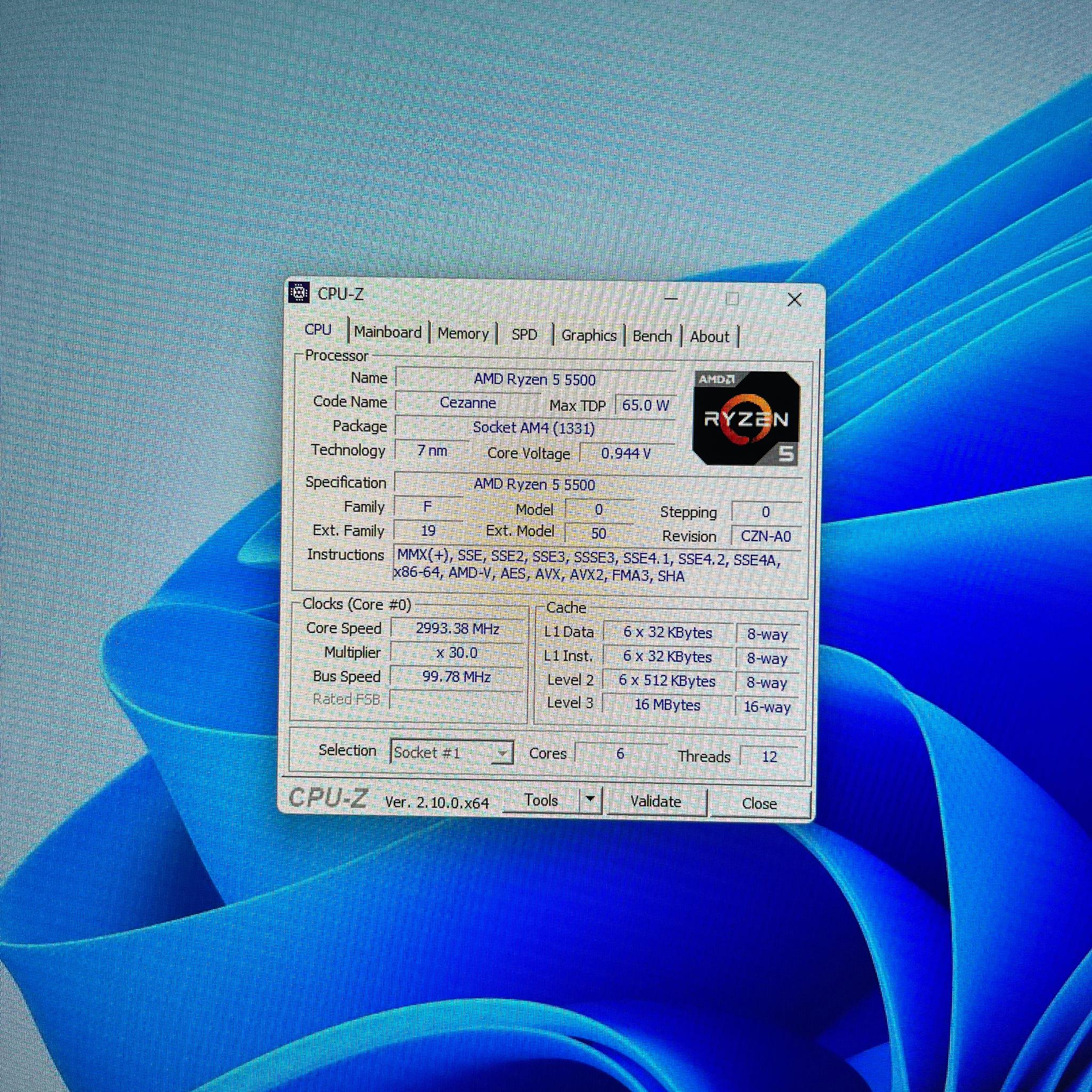 CUSTOM WHITE PC | RYZEN 5 5500 | RX 6600XT | RAM DDR4 16GB | WIN 11 PRO | PURE PERFORMANCE