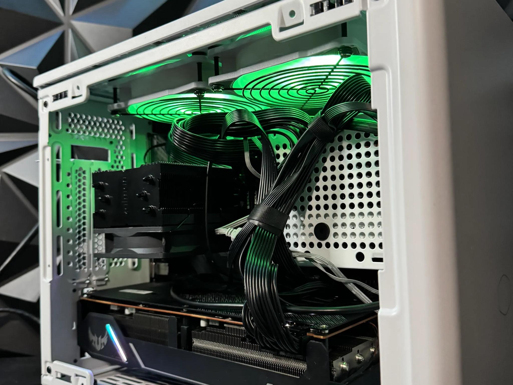 🎮🖥️🐾Tiny Tusker🎮🖥️🐾 |i7 10700T| RX 5700XT| 16 GB DDR4| 1.25 TB NVME