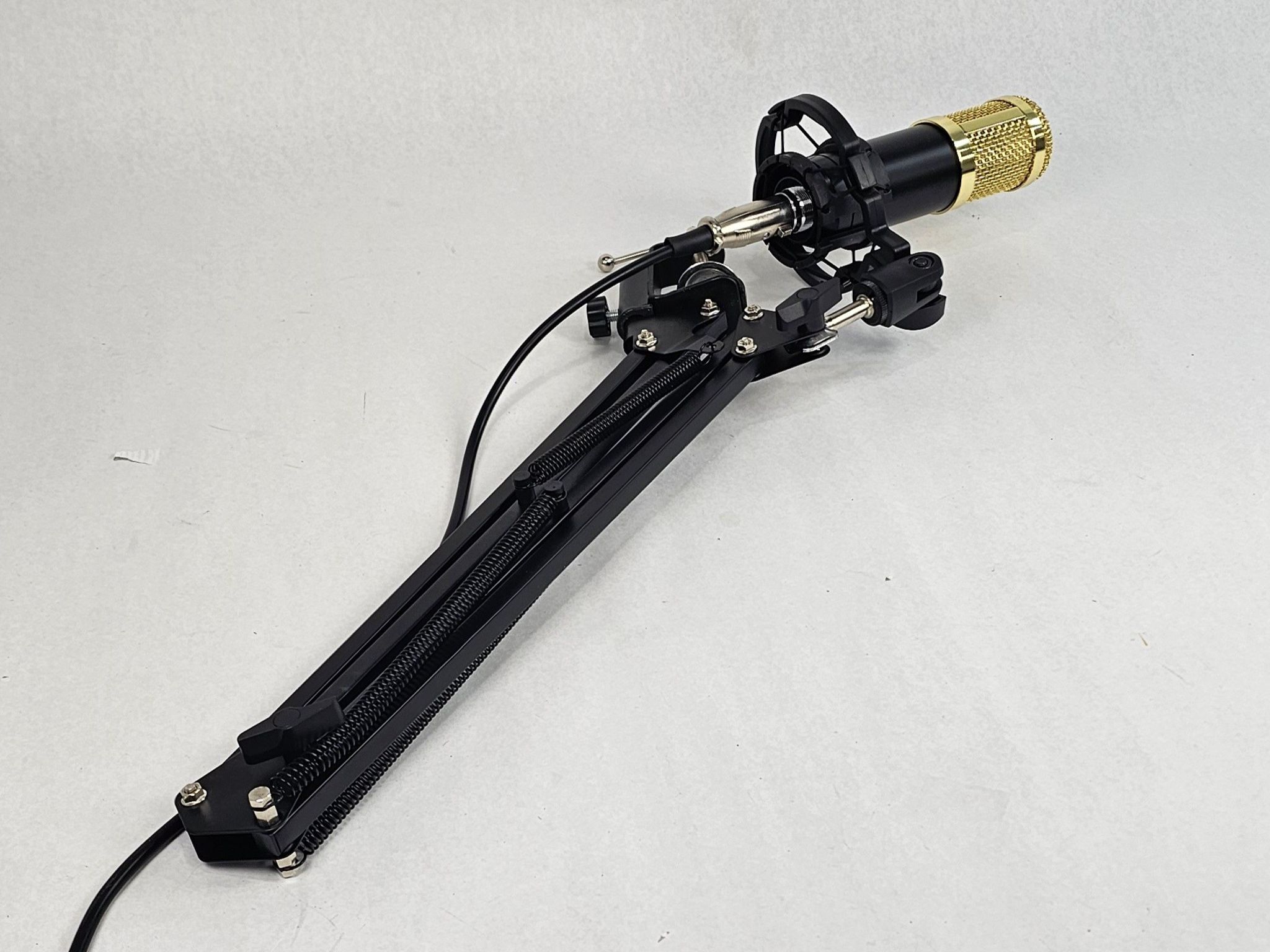 Microphone with Arm Stand, Shock Mount and Pop Filter - 3.5mm