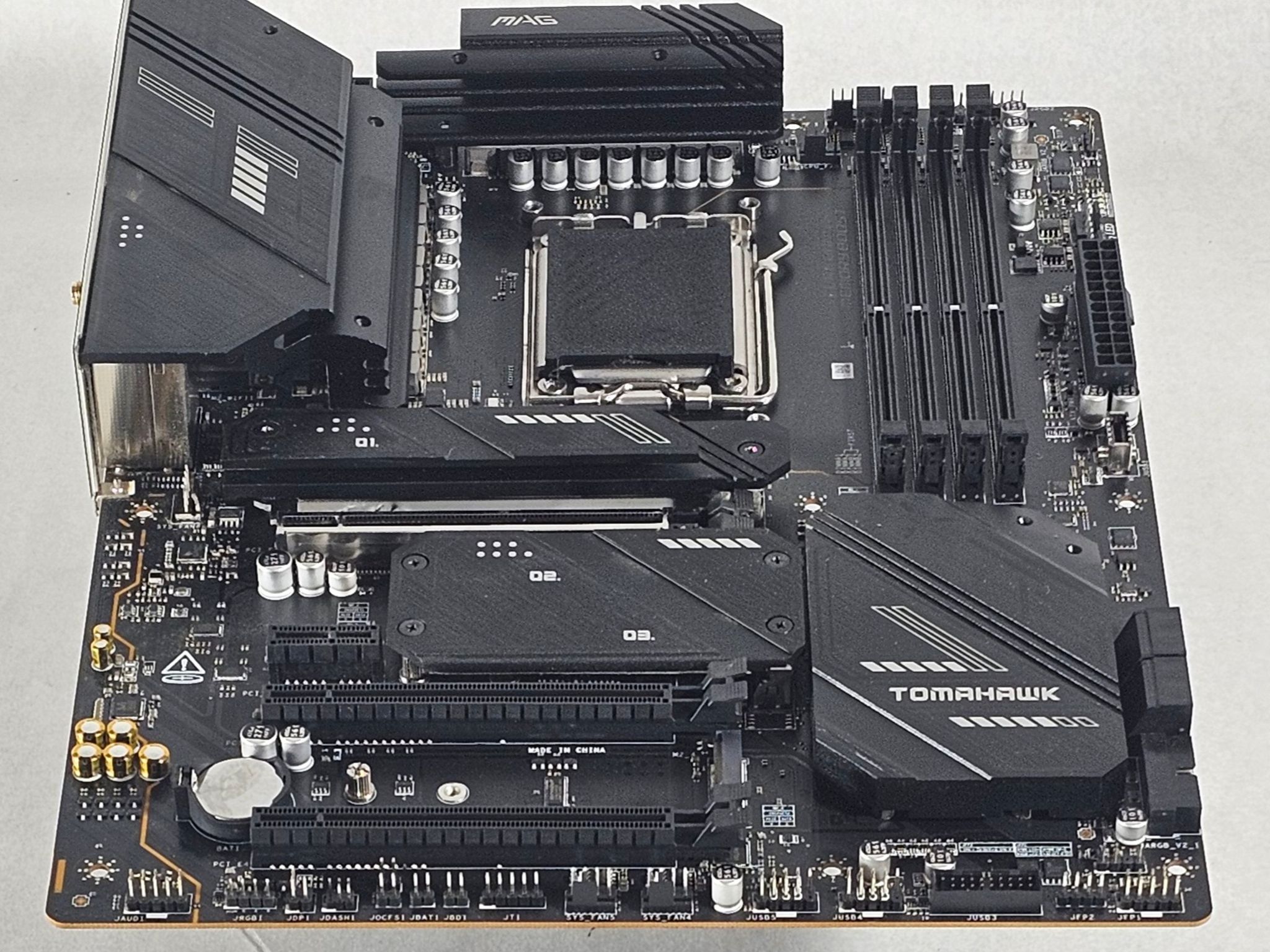 MSI B650 MAG TOMAHAWK WIFI AMD AM5 DDR5 ATX Motherboard