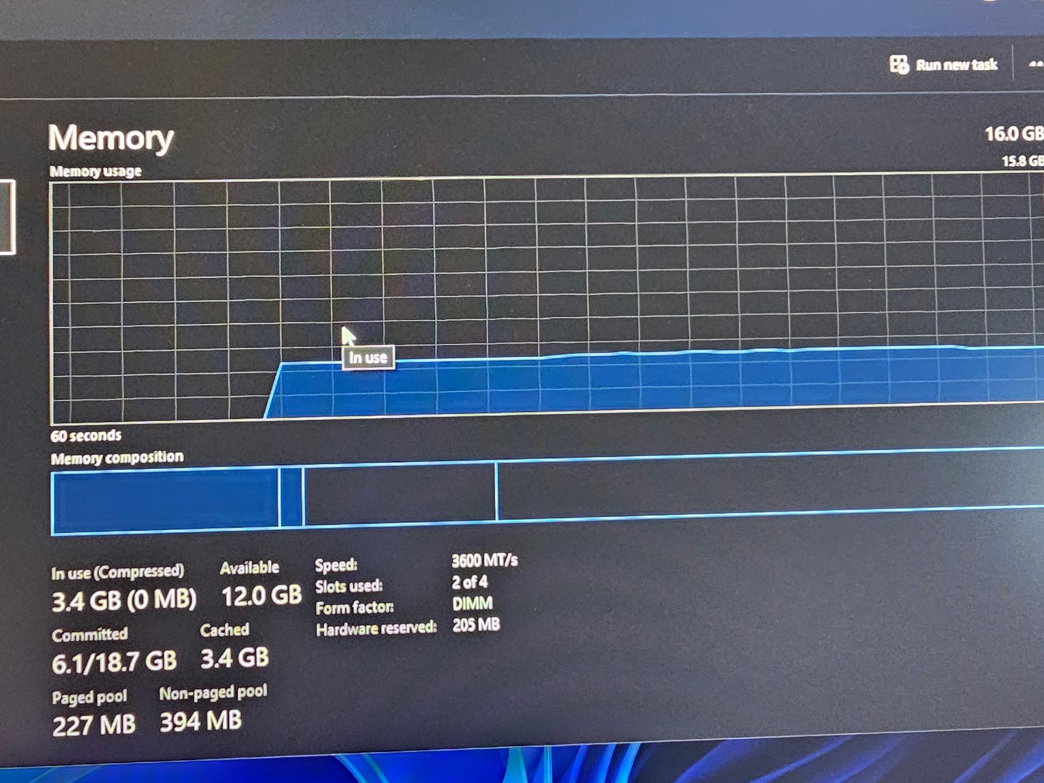 White gaming pc Ryzen 5 5500 rx 6600 8gb