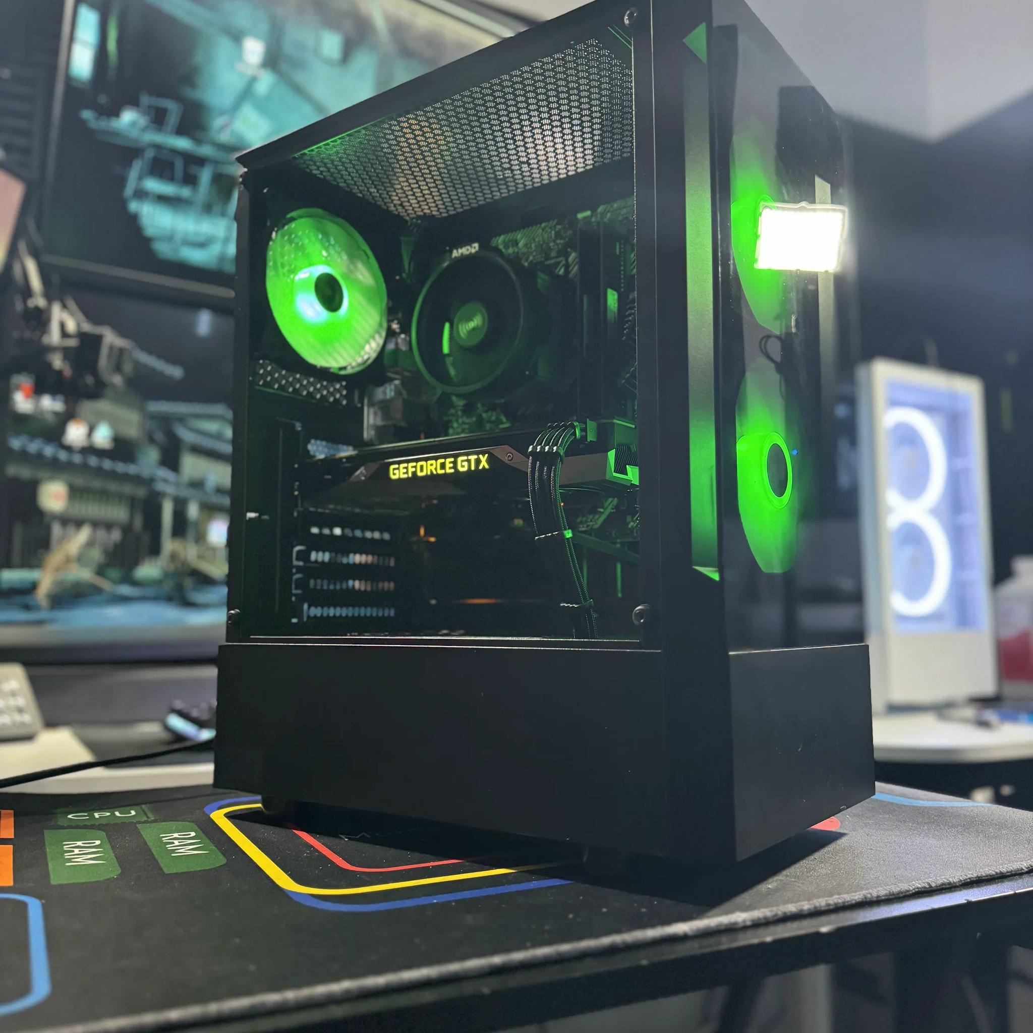 RGB Gaming PC - GTX 1070 - Ryzen 7 1700 - 16GB DDR4 - 500GB SSD