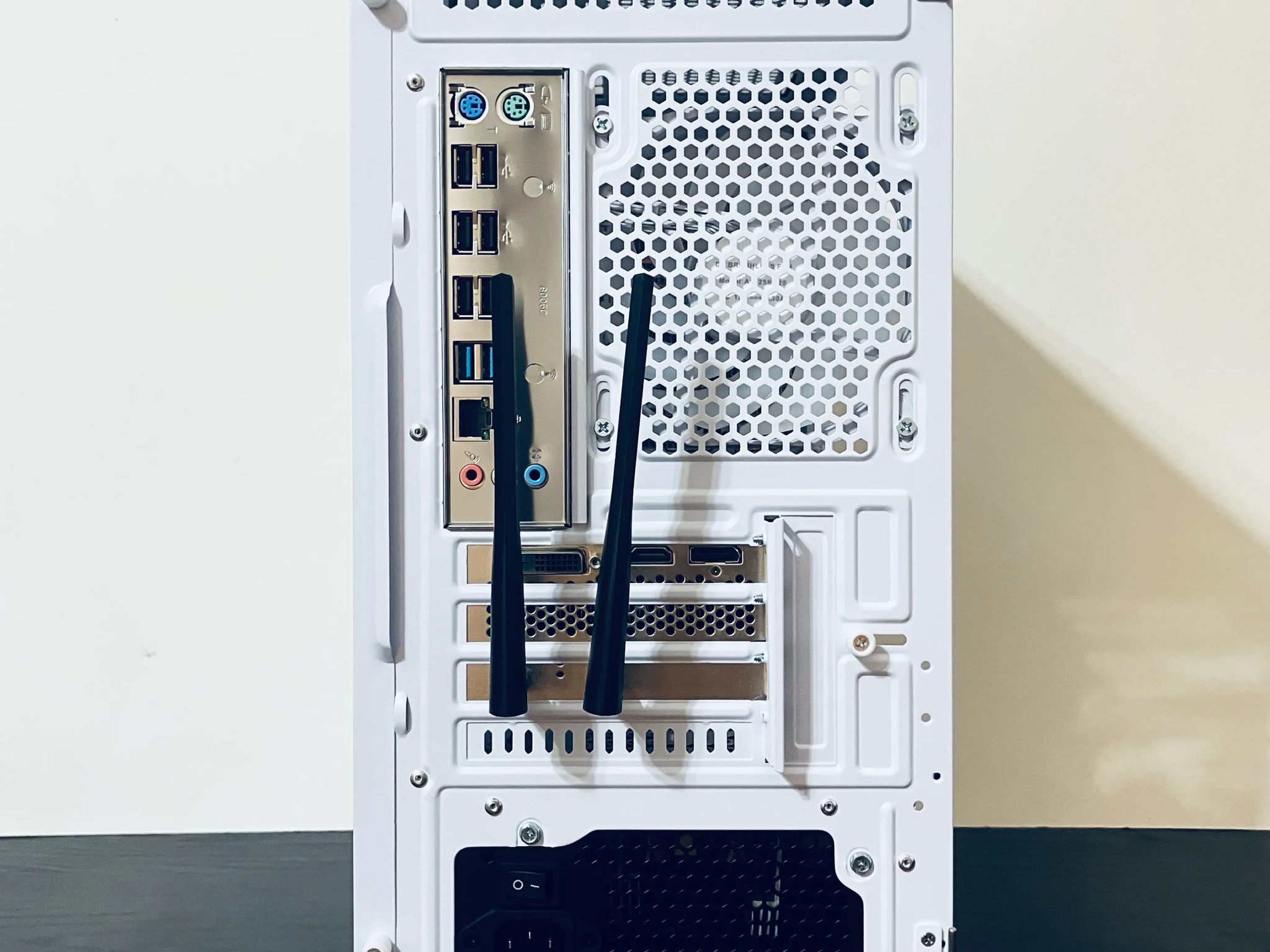 ❄️White Gaming PC wRGB - Intel Xeon 6-cores ● 16GB RAM ● 512GB SSD ● GTX 1660 Ti ● Great Value 1080p