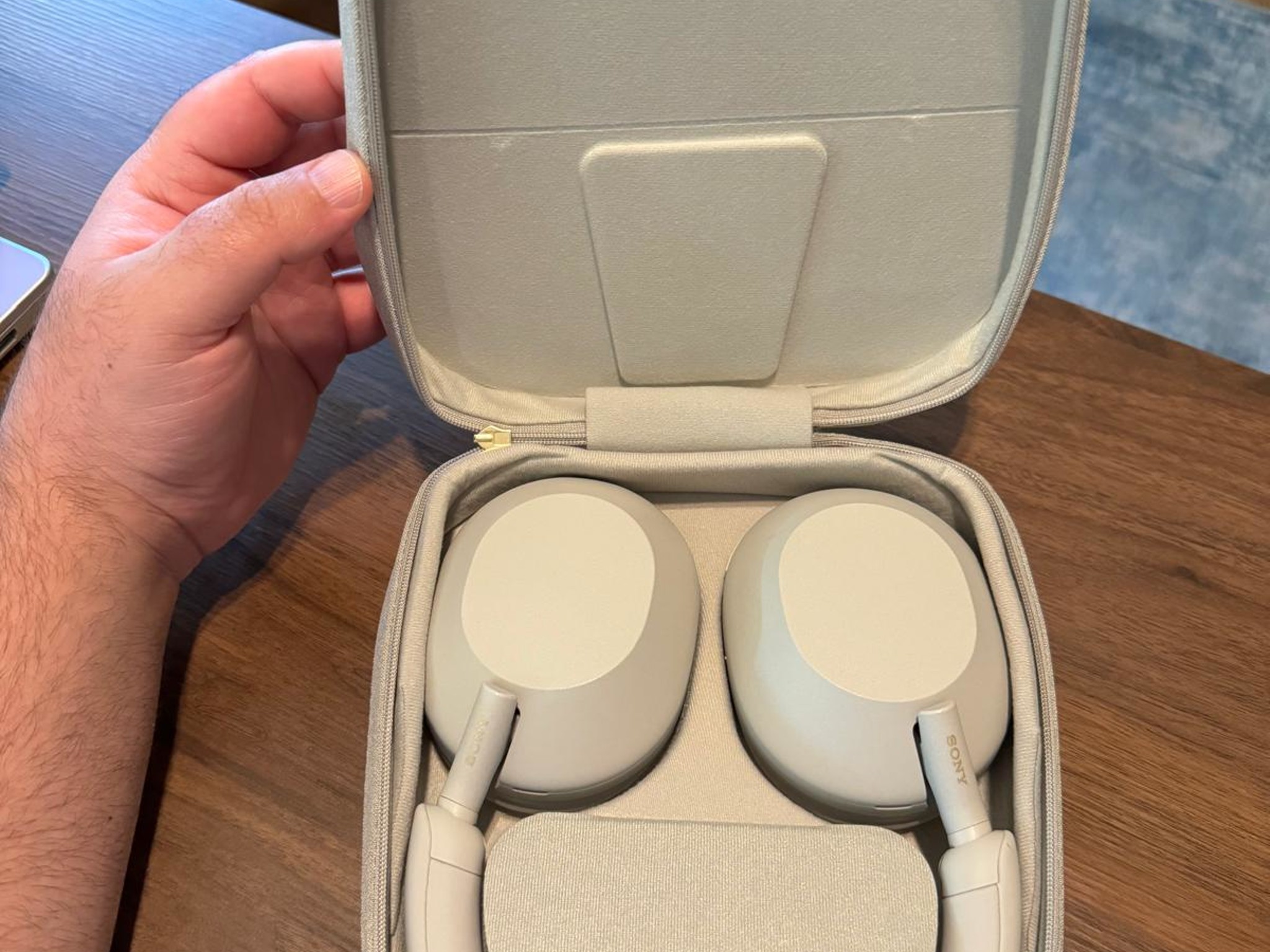 Sony headphones wh-1000xm5