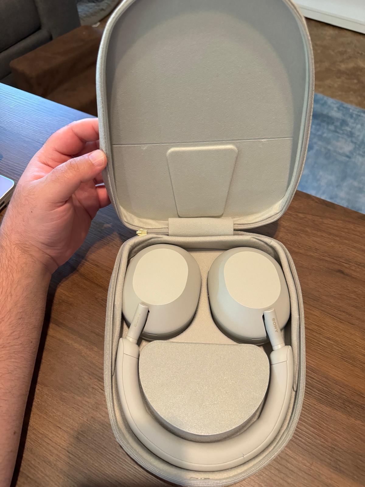 Sony headphones wh-1000xm5