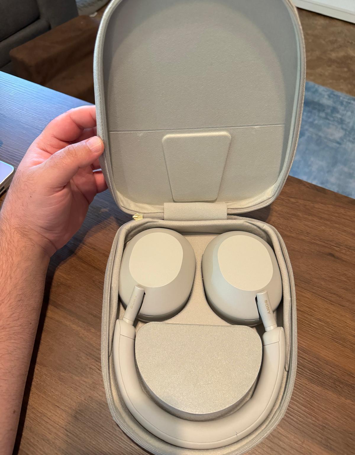 Sony headphones wh-1000xm5