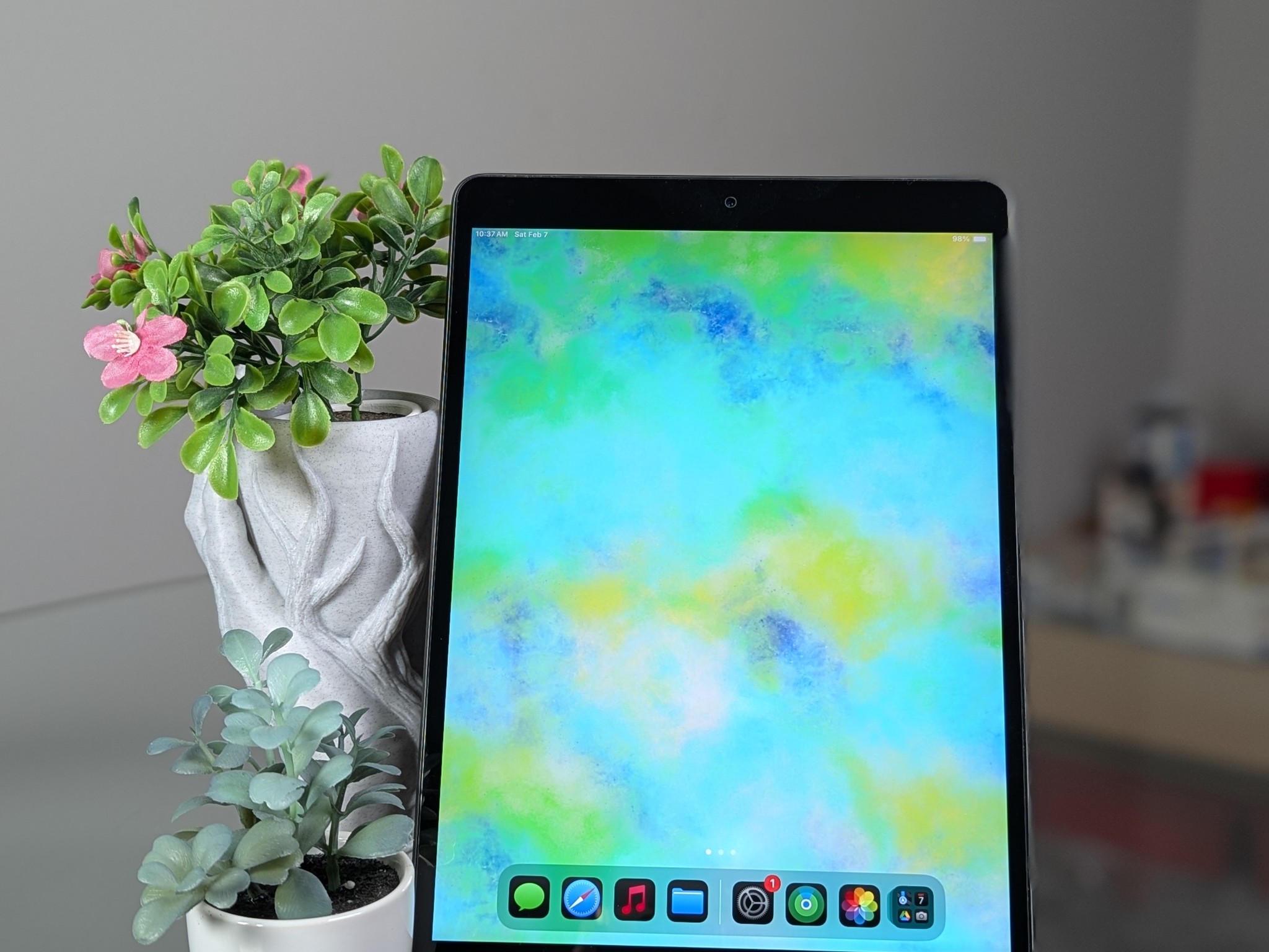 iPad Air 3rd Gen | 64 GB | Near Mint Condition! | Case, Screen Protector, Charger, & Cable included