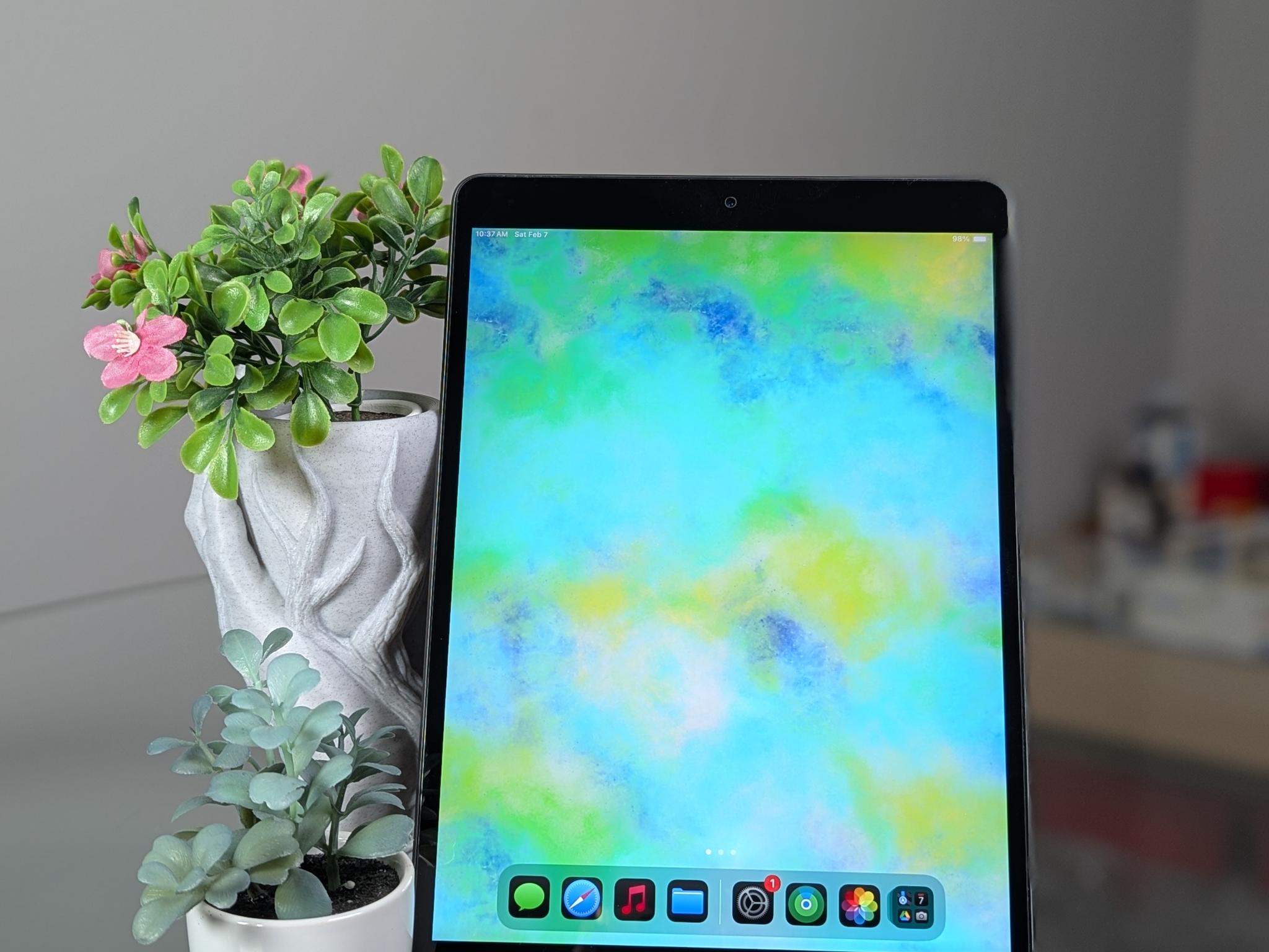 iPad Air 3rd Gen | 64 GB | Near Mint Condition! | Case, Screen Protector, Charger, & Cable included