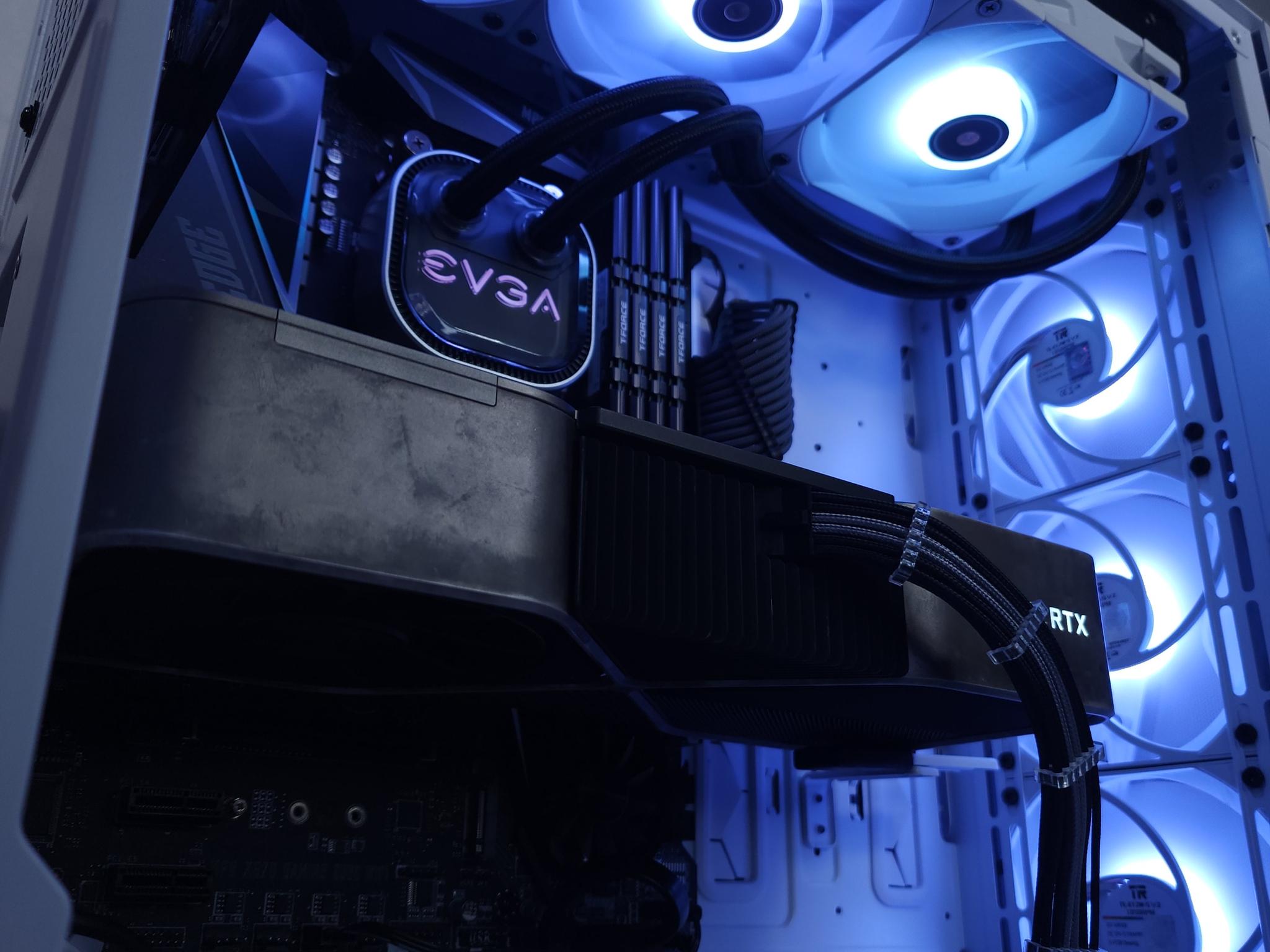 💙🤍RTX 3090 | Ryzen 9 5900X | 32GB 3200MHz | 1TB NVMe Gen 4