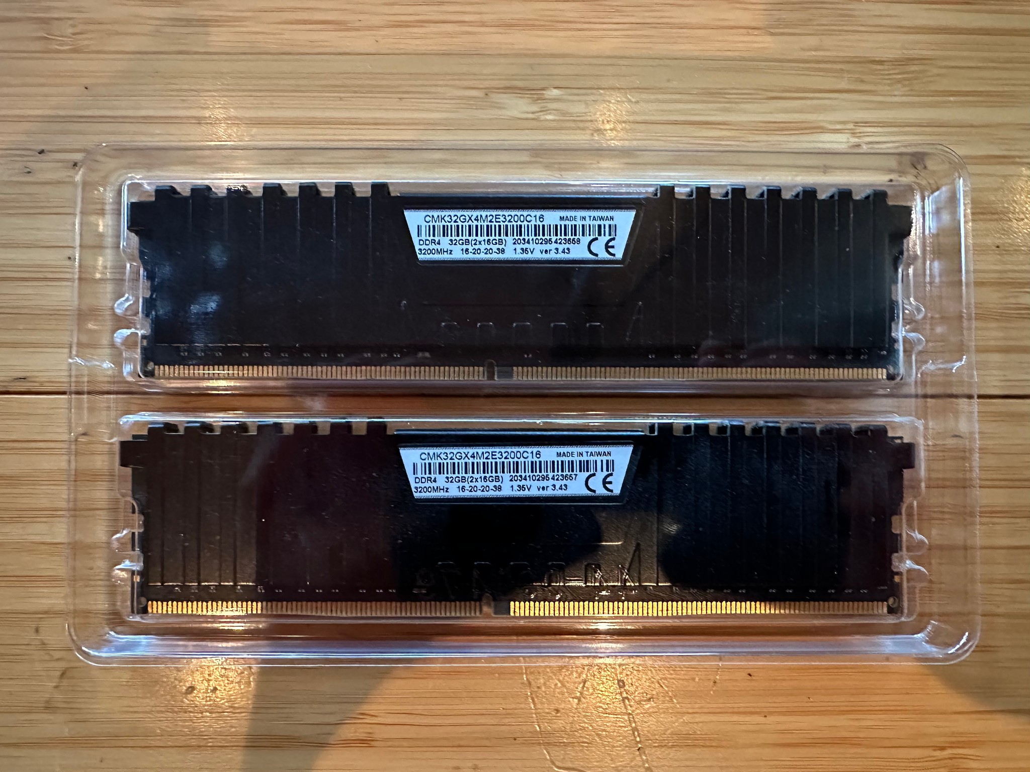 Corsair Vengeance LPX 32GB (2x16GB) 3200MHz Memory (Lightly Used, In Box, SKU CMK32GX4M2E3200C16)