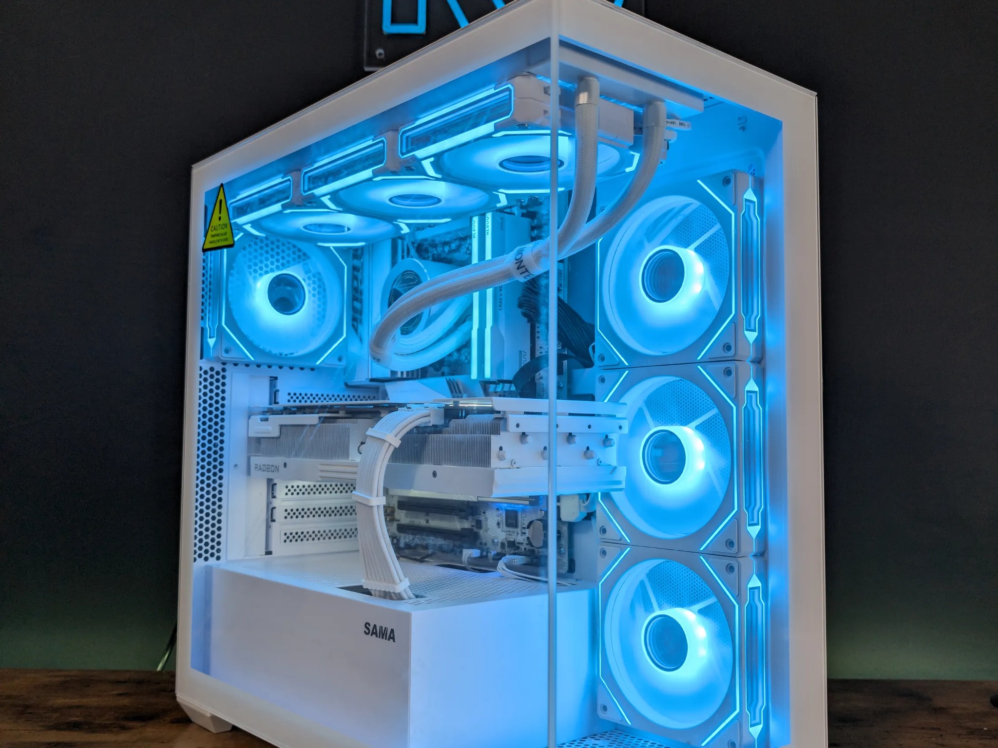 RX 7900XT 20GB // Ryzen 7800x3D // 32GB DDR5 // 2TB Gen4 NVMe // WiFi