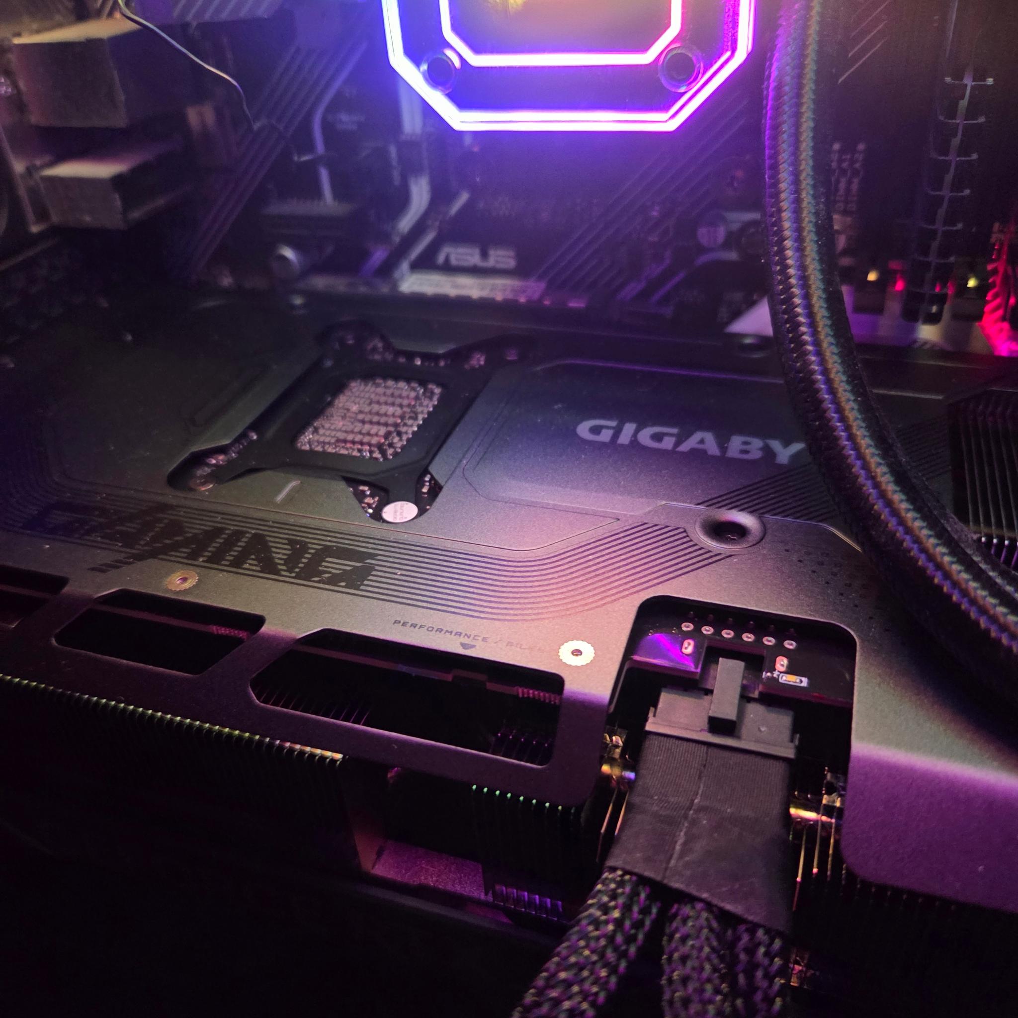 5070Ti - Gigabyte Gaming OC 16GB