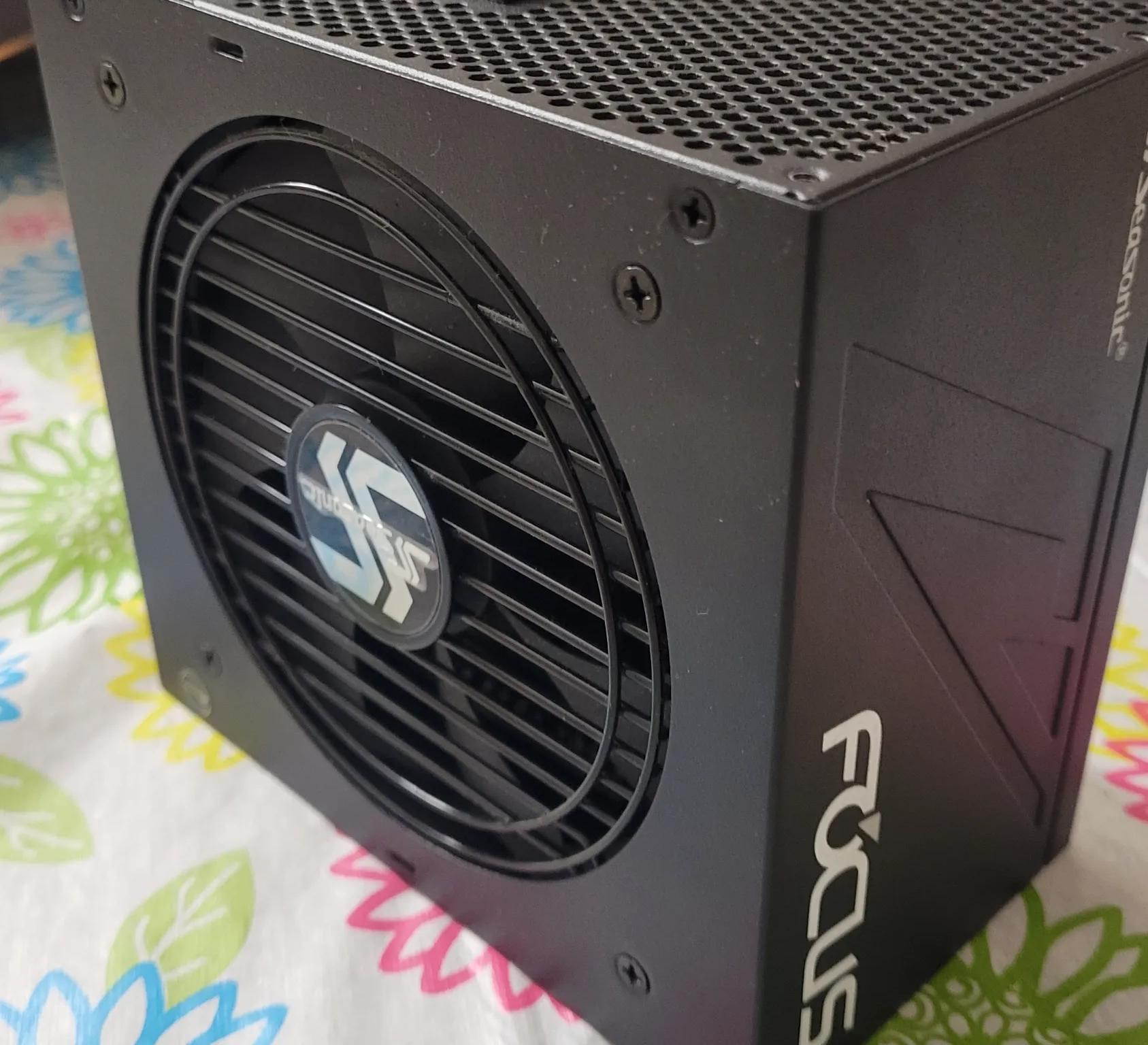 Seasonic FOCUS GX-550, 550W, Full-Modular, Fan Control in Fanless, Silent, and Cooling Mode