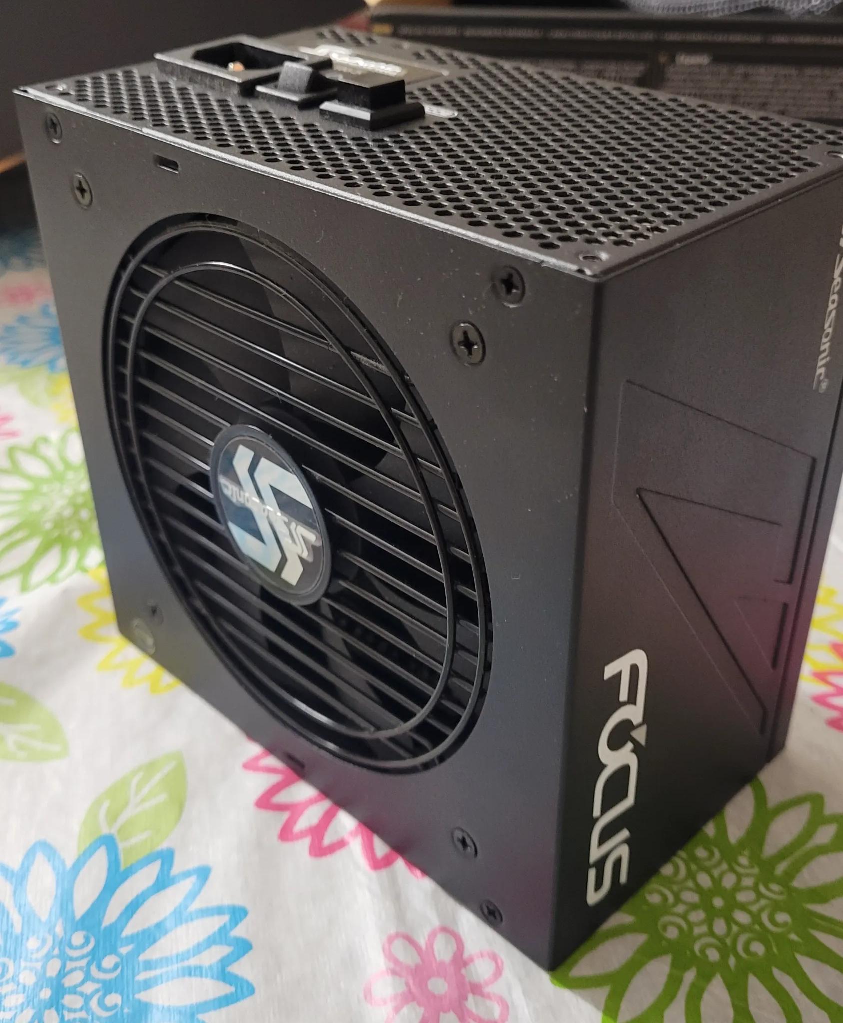 Seasonic FOCUS GX-550, 550W, Full-Modular, Fan Control in Fanless, Silent, and Cooling Mode