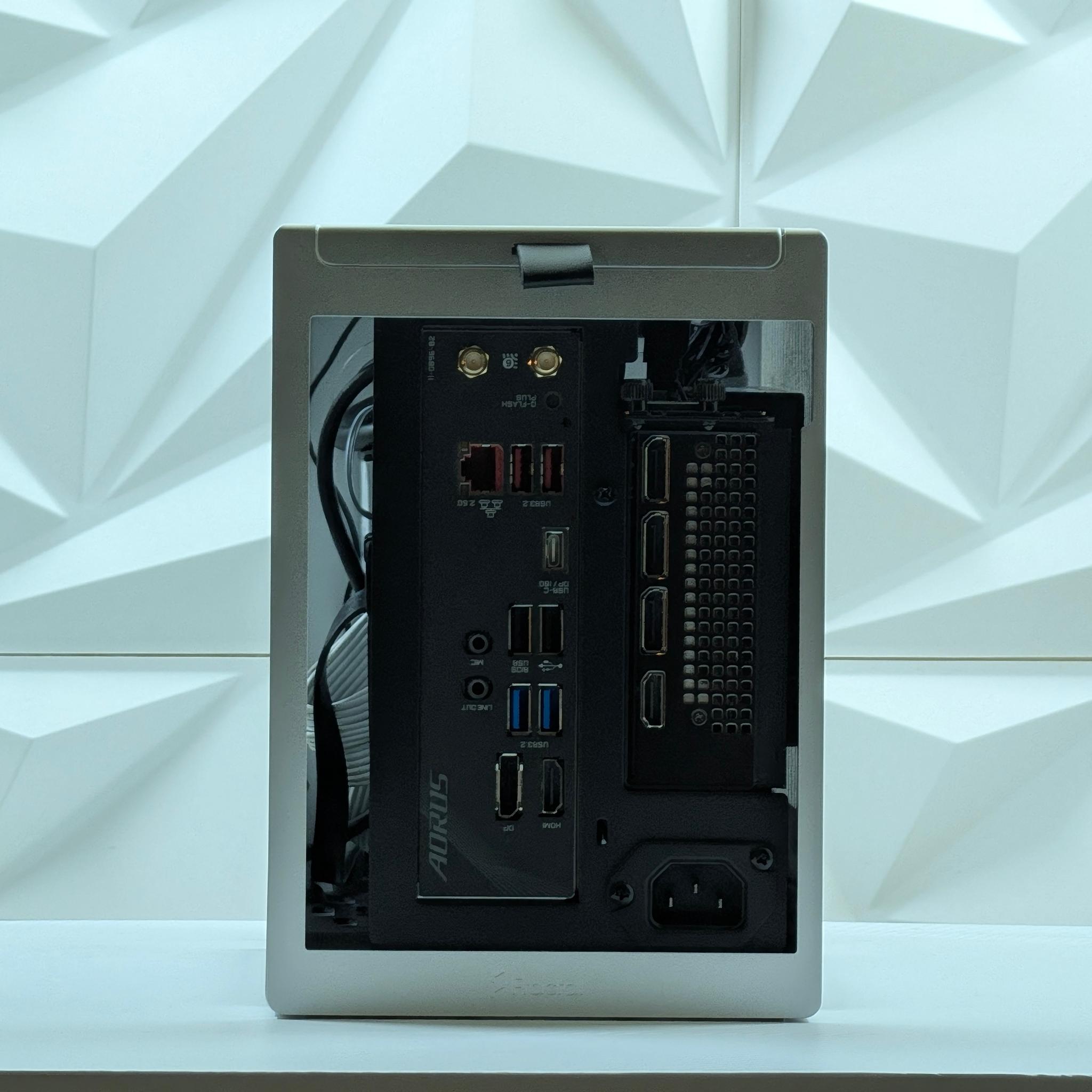 Mini Gaming PC | RTX 5060 Ti / Ryzen 5 7600X / 32GB DDR5 / 2TB NVMe / Wi-Fi