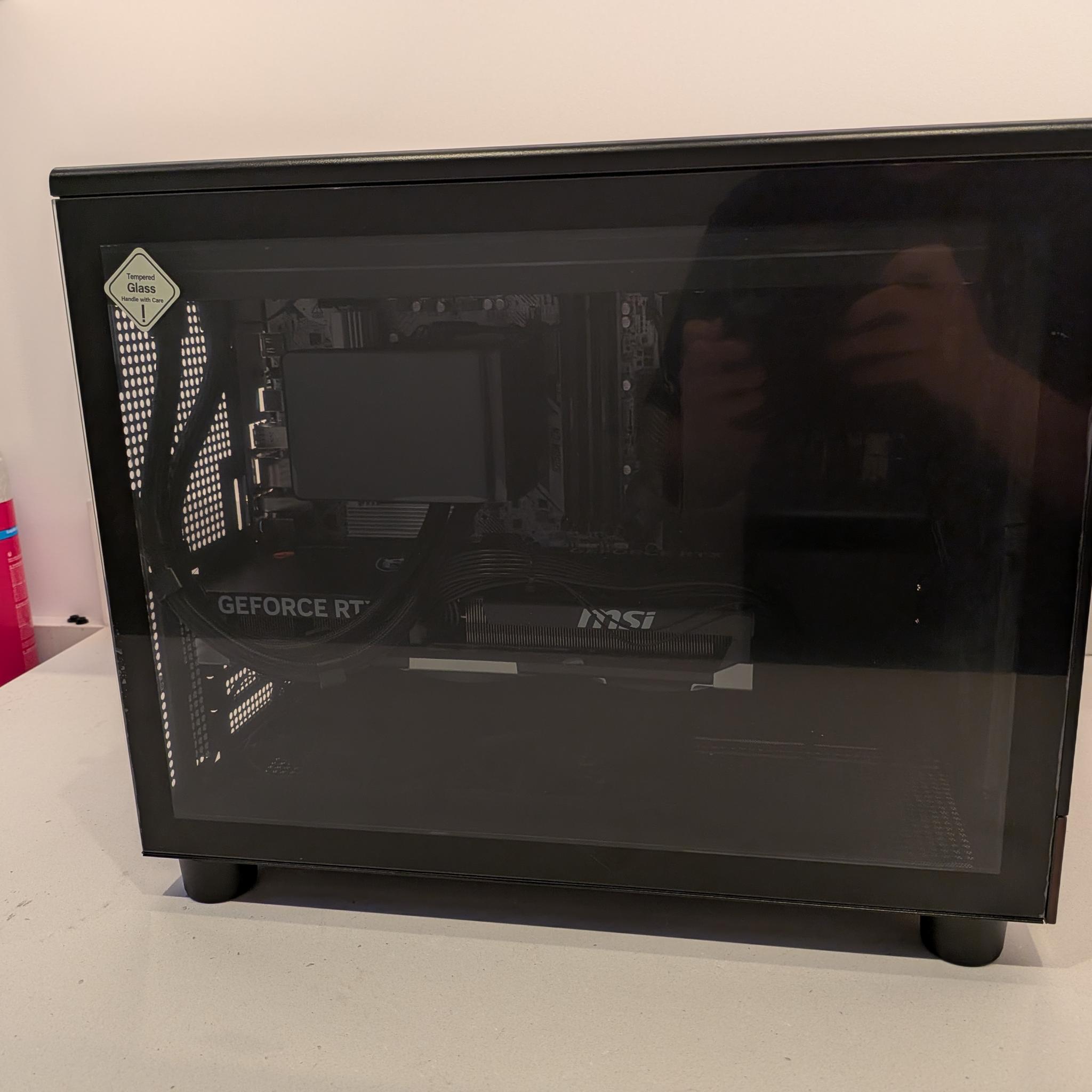 1440p Vision - RTX 5070, Ryzen 7 7700X, 32 GB DDR5 RAM, 2 TB Gen 4 SSD, Liquid Cooled, RGB