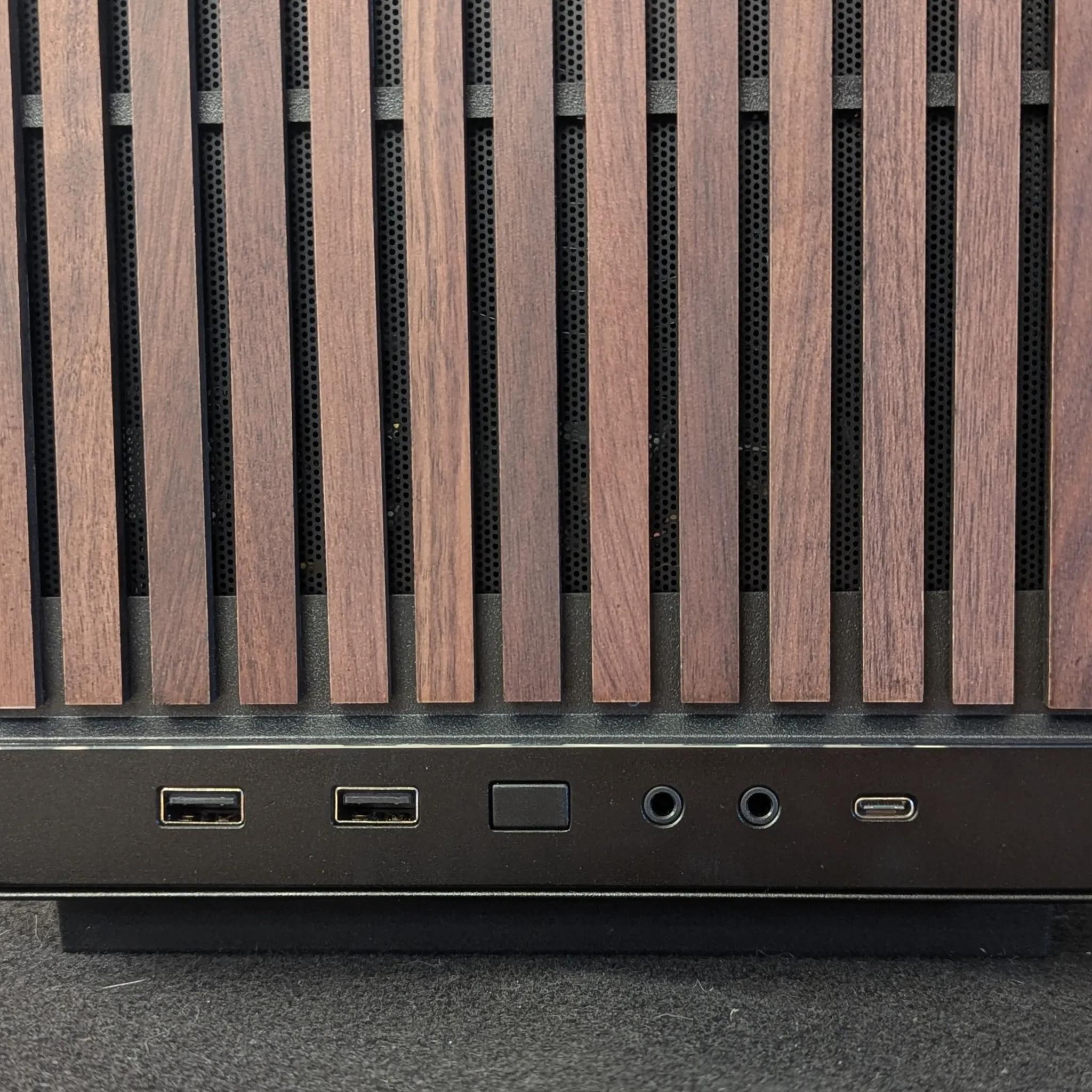 TimberTech – 3060 Ti / i5-10600KF – 16GB RAM, 1TB NVMe – Stylish Wood-Panel MicroATX