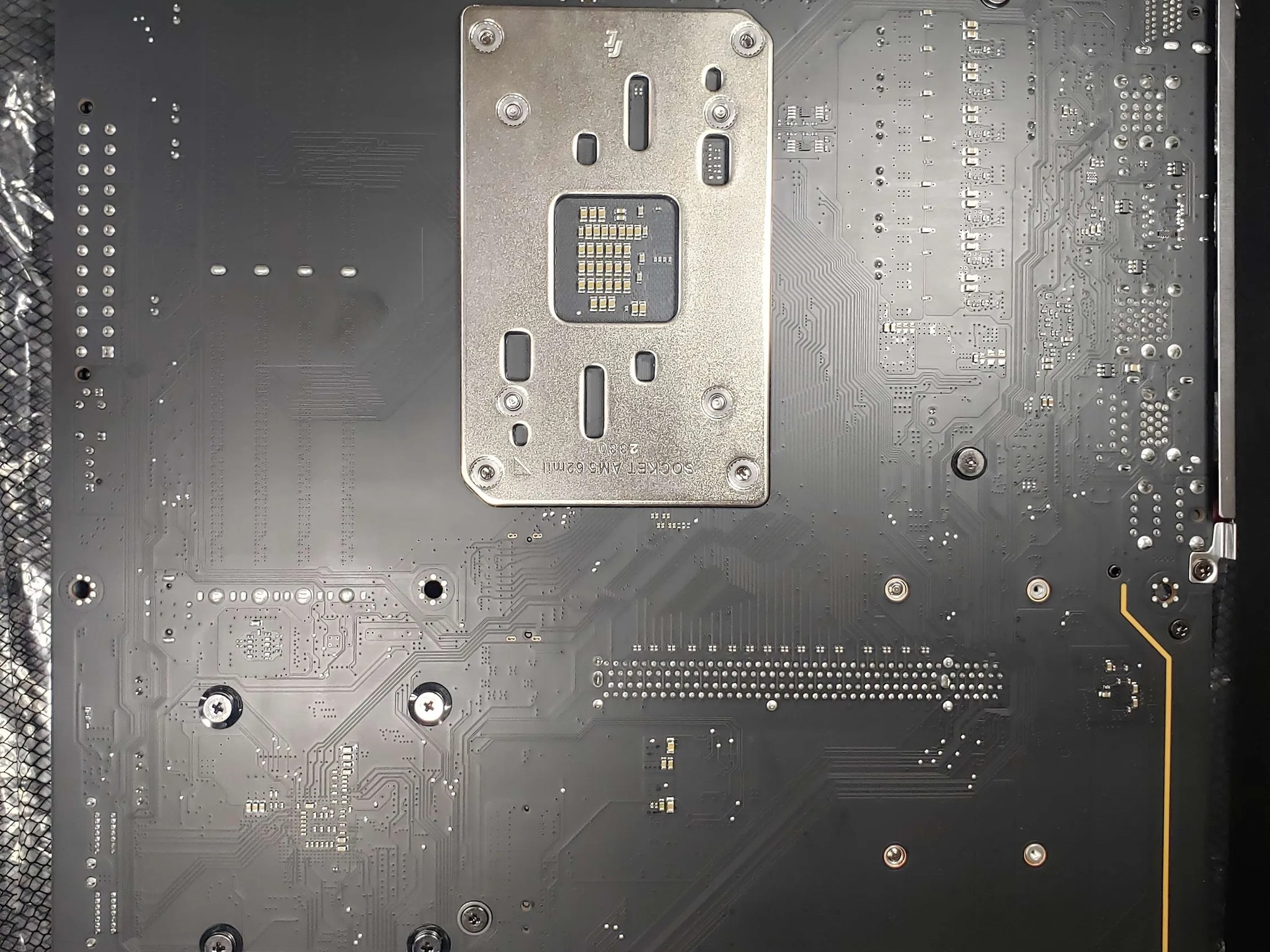 B650 Gigabyte Aorus Elite AX Motherboard (READ)