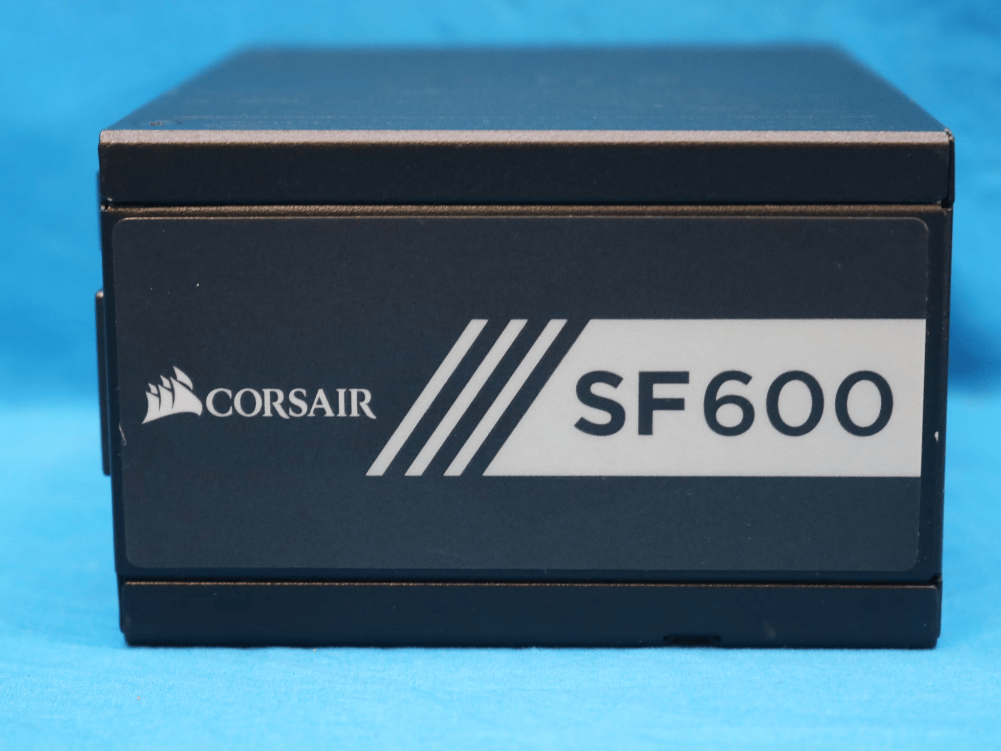 Corsair SF600 600W 80 PLUS Gold Fully-Modular SFX Desktop Power Supply CP-9020105 RPS0026