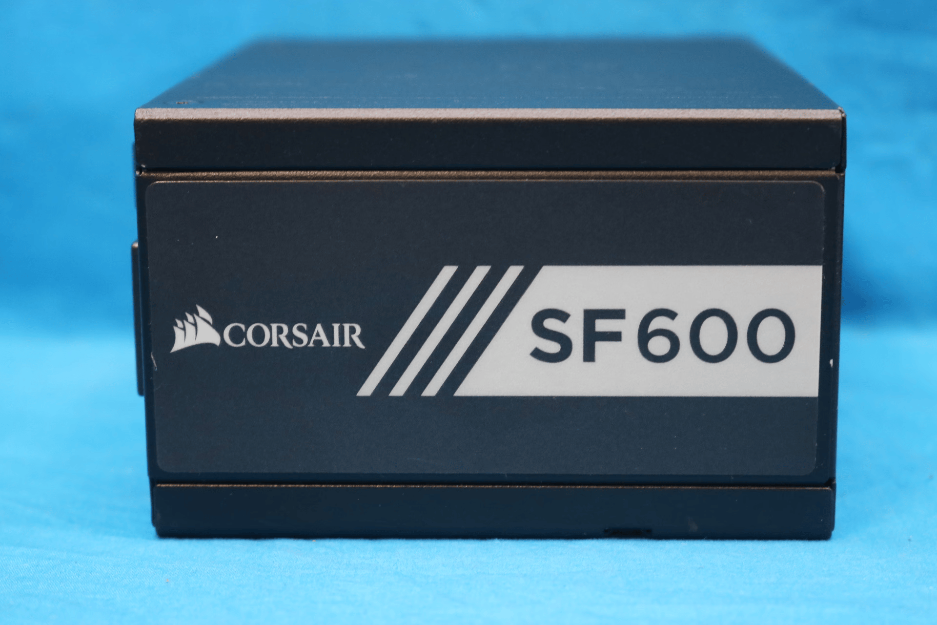 Corsair SF600 600W 80 PLUS Gold Fully-Modular SFX Desktop Power Supply CP-9020105 RPS0026