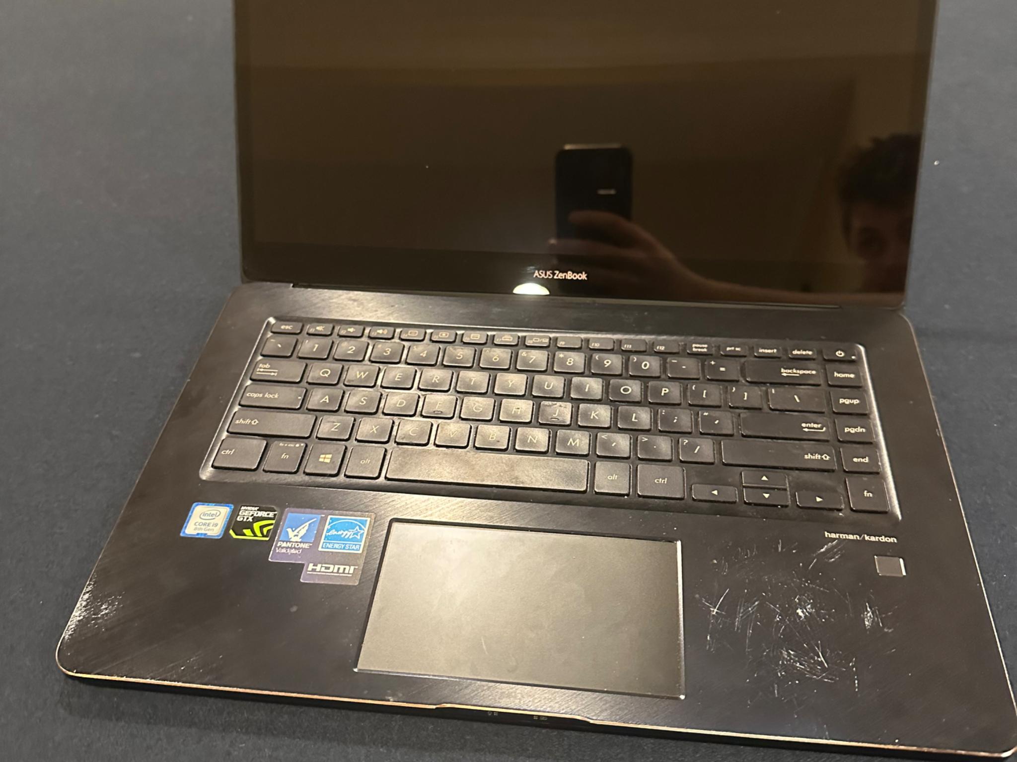 ASUS ZenBook Pro 15 UX580GE; Intel Core i9 8th Gen; NVIDIA GeForce GTX 1050 Ti
