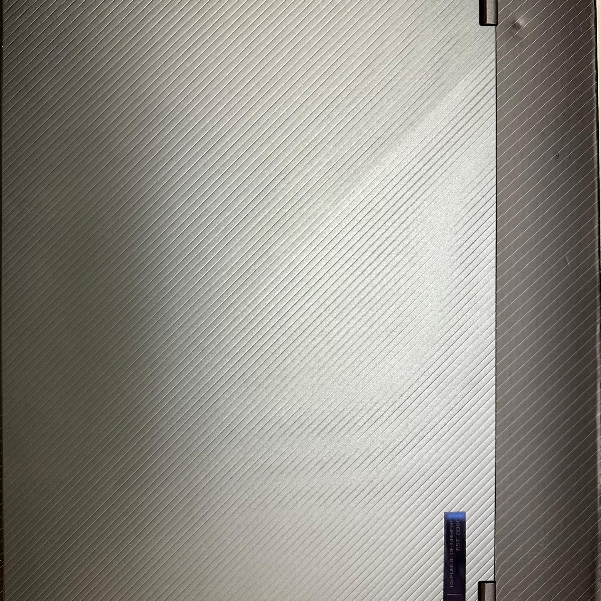 Asus ROG Flow X16 (2022) + Accessories 