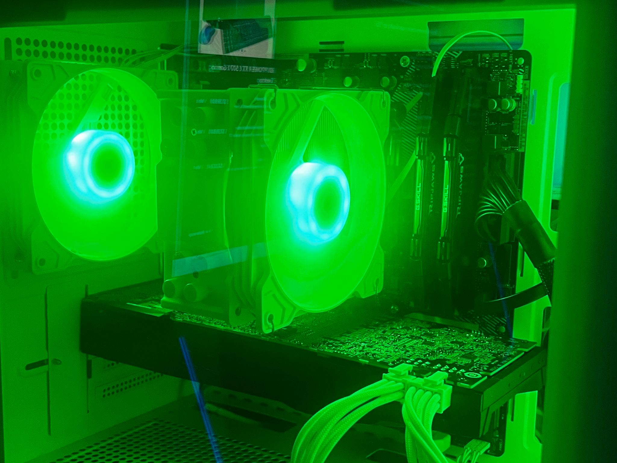 White Gaming PC Ryzen 7 5700X3D RTX 2080 32GB DDR4 1TB SSD RGB
