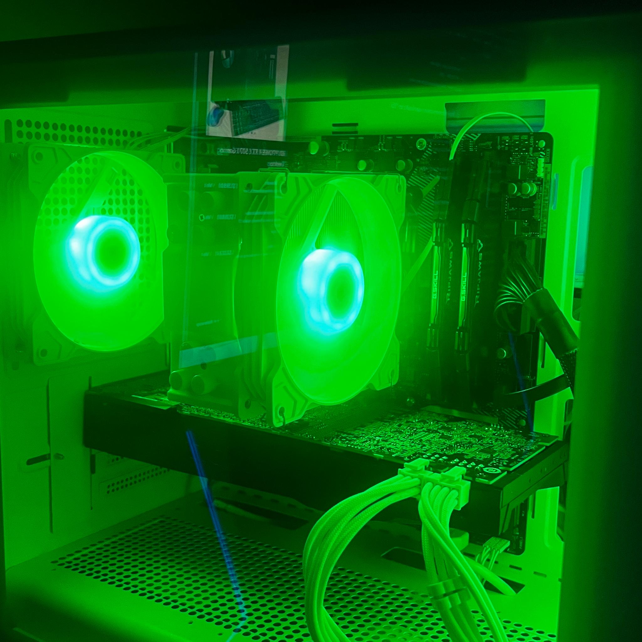 White Gaming PC Ryzen 7 5700X3D RTX 2080 32GB DDR4 1TB SSD RGB