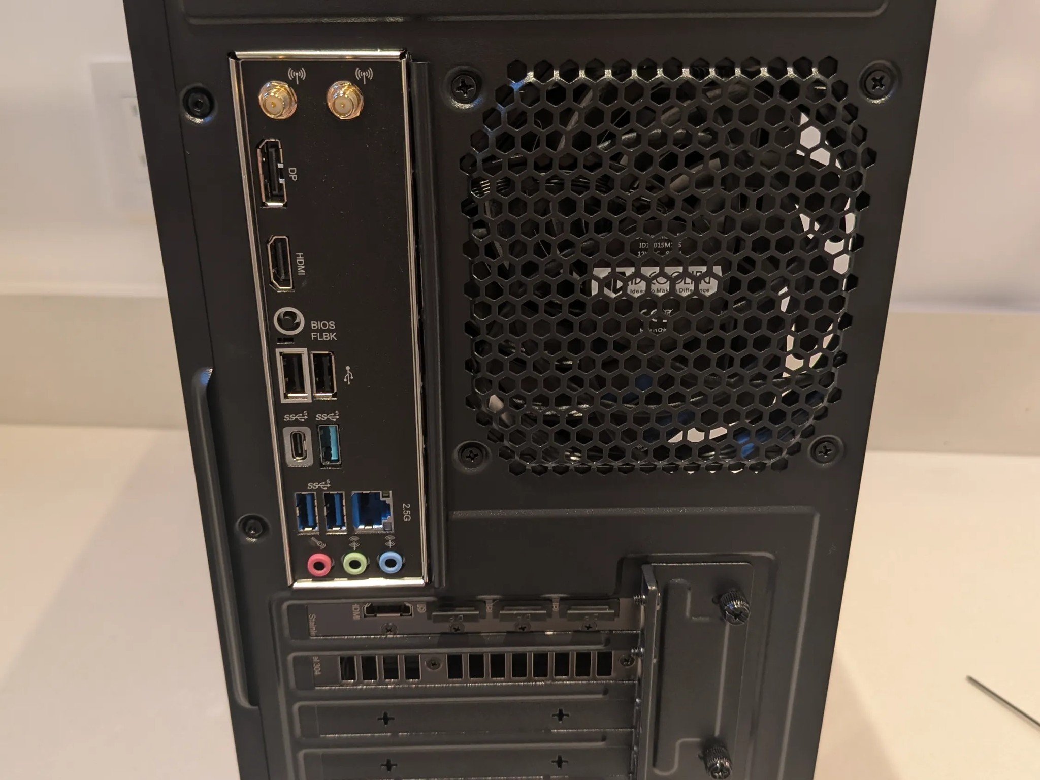 The Nightshade - RTX 5070, Ryzen 7 8700F, 32 GB DDR5, 2 TB Gen 4 NVME, RGB, LCD Display