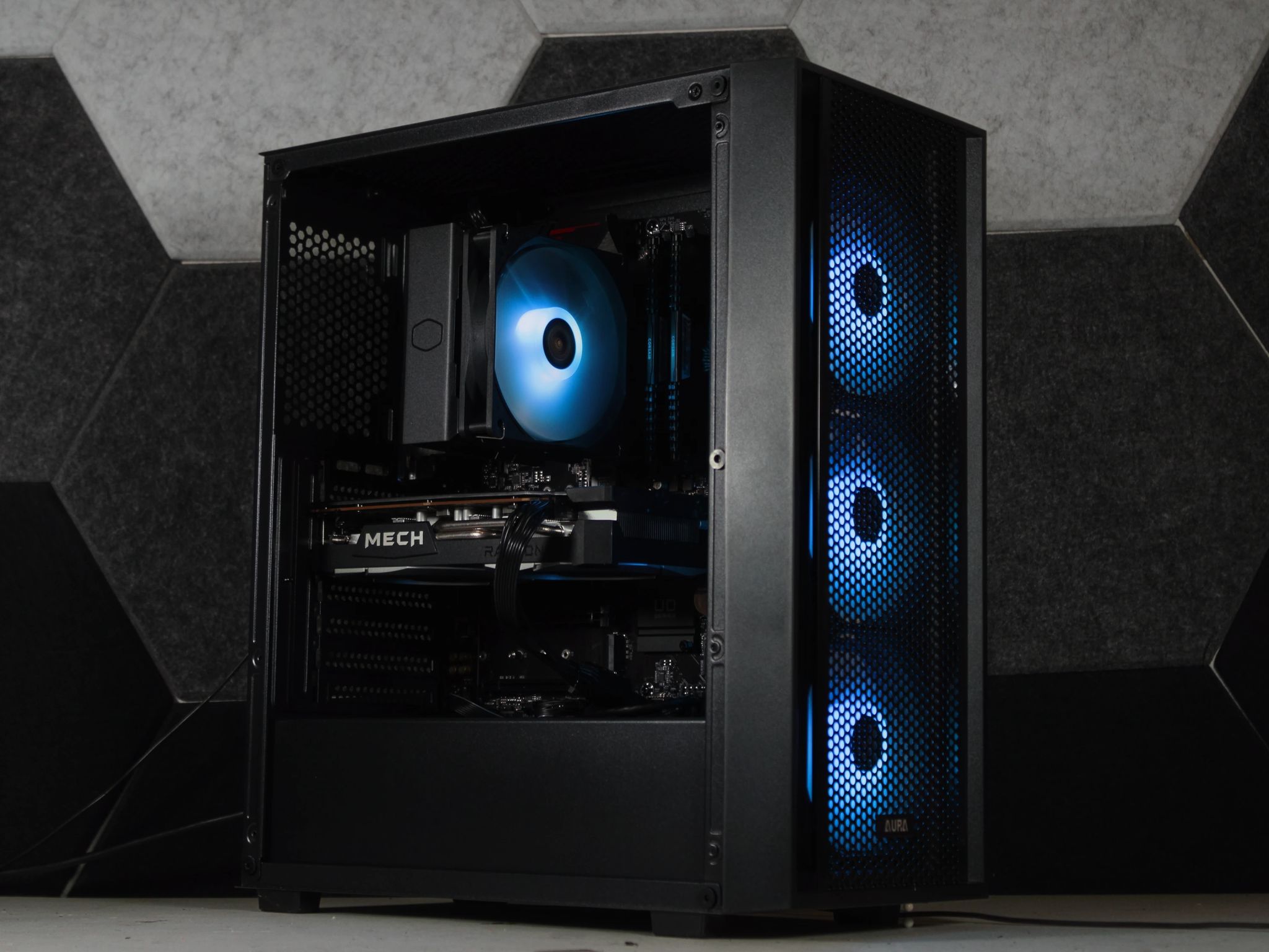 Radeon RX 6600 Custom Gaming PC - Ryzen 3600, 512GB SSD