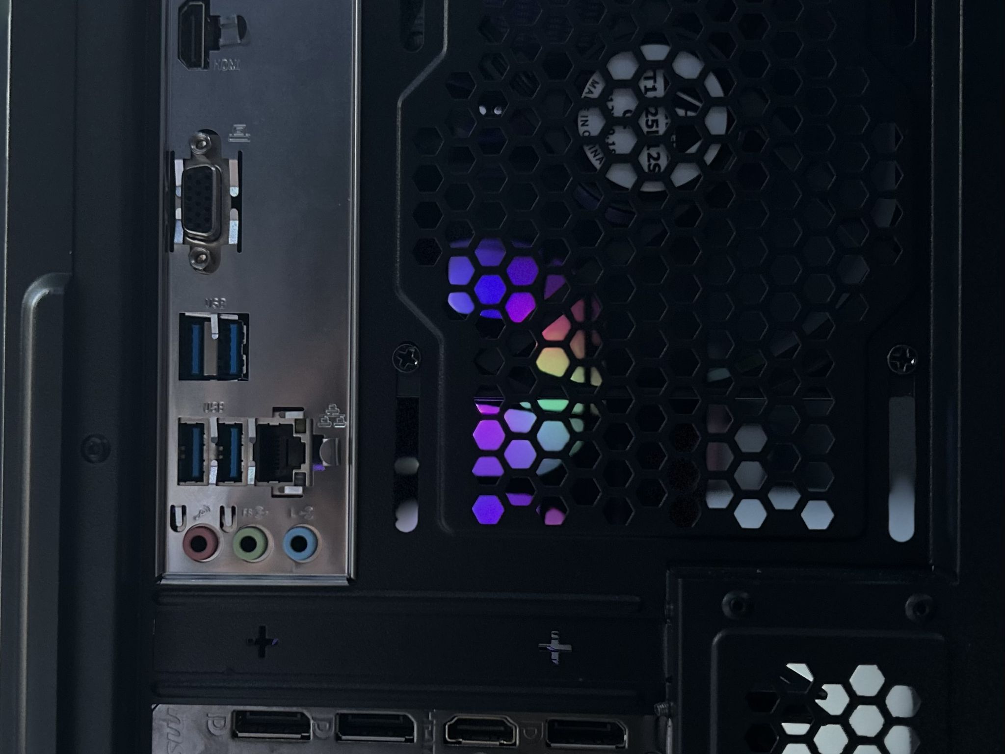 🔴 ⚫ 🔴 Compact Gaming PC | GTX 1060 // Ryzen 5 1600 AF