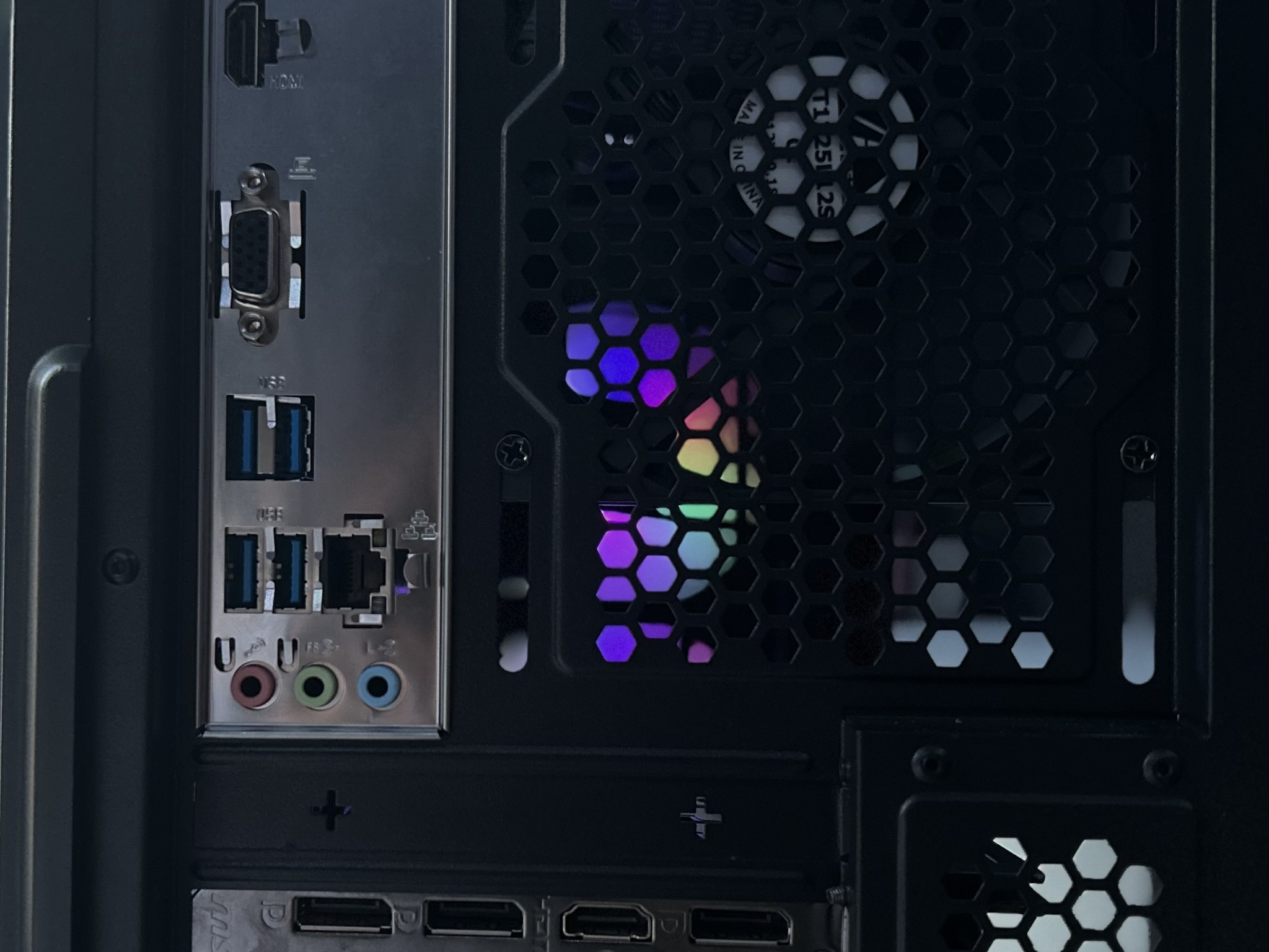 🔴 ⚫ 🔴 Compact Gaming PC | GTX 1060 // Ryzen 5 1600 AF