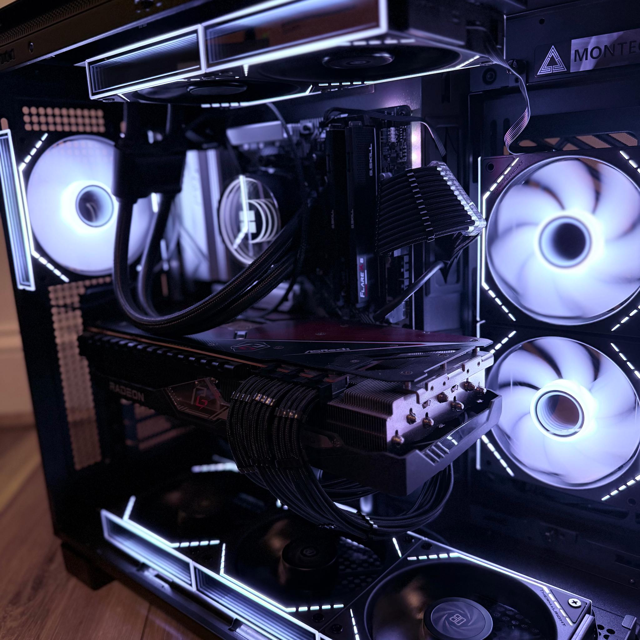 ❄️"Artic Veil"❄️| 4k Gaming | 7900 XTX 24gb| Ryzen 9 7900 | 32GB Ram | 2tb SSD | WiFi