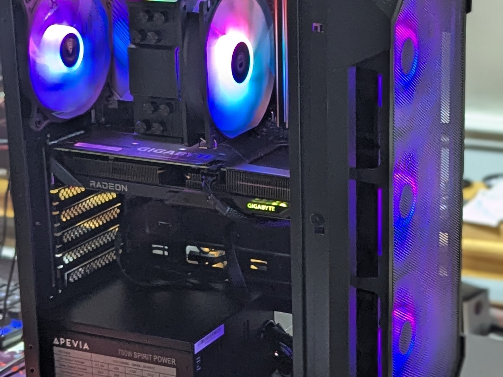 Gaming PC|AMD Ryzen 5 7600|Radeon RX 9060 XT|32 GB DDR5 6000 CL30|1 TB SSD|Windows 11 Home