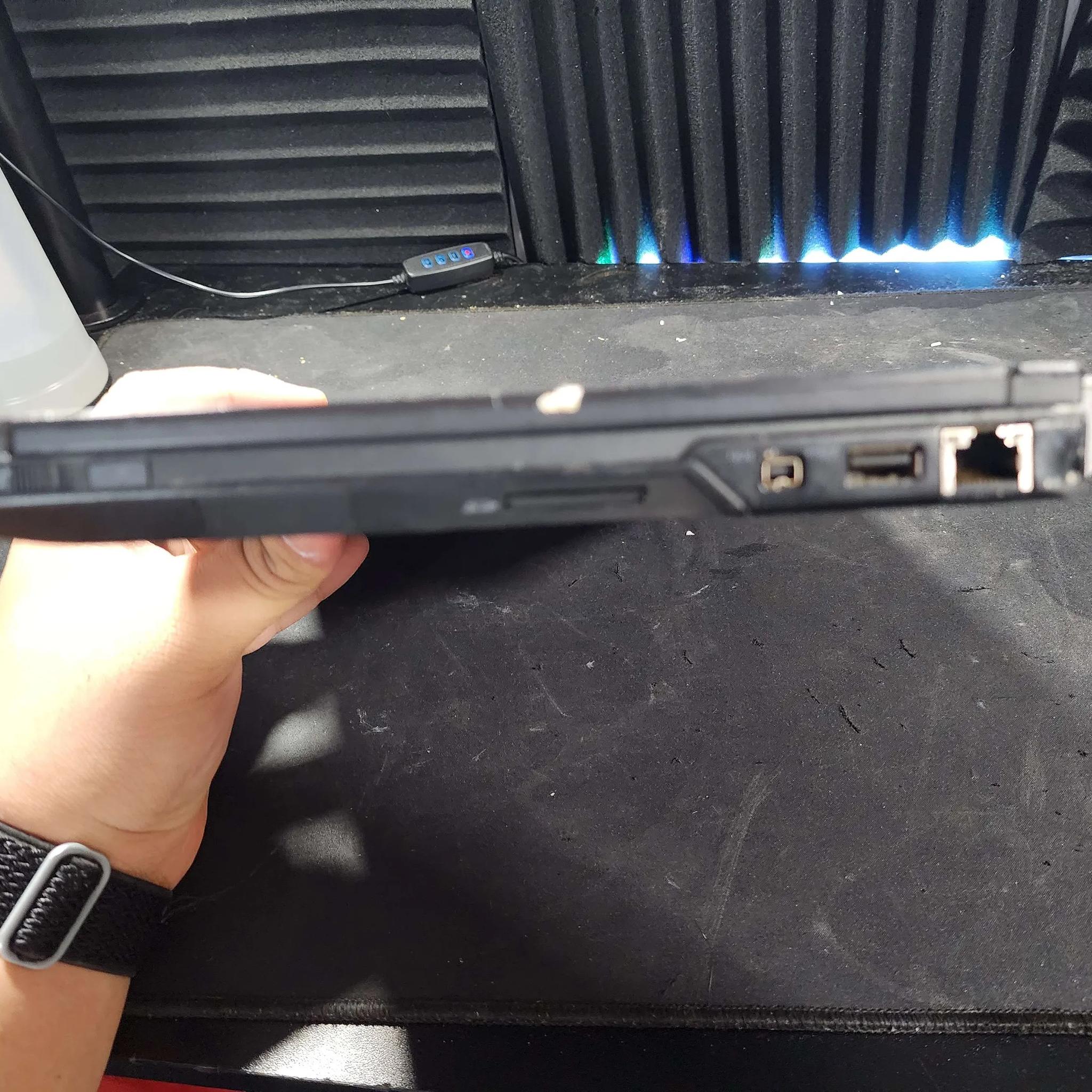 Dell Inspiron 13" Laptop (NO DISK DRIVE)