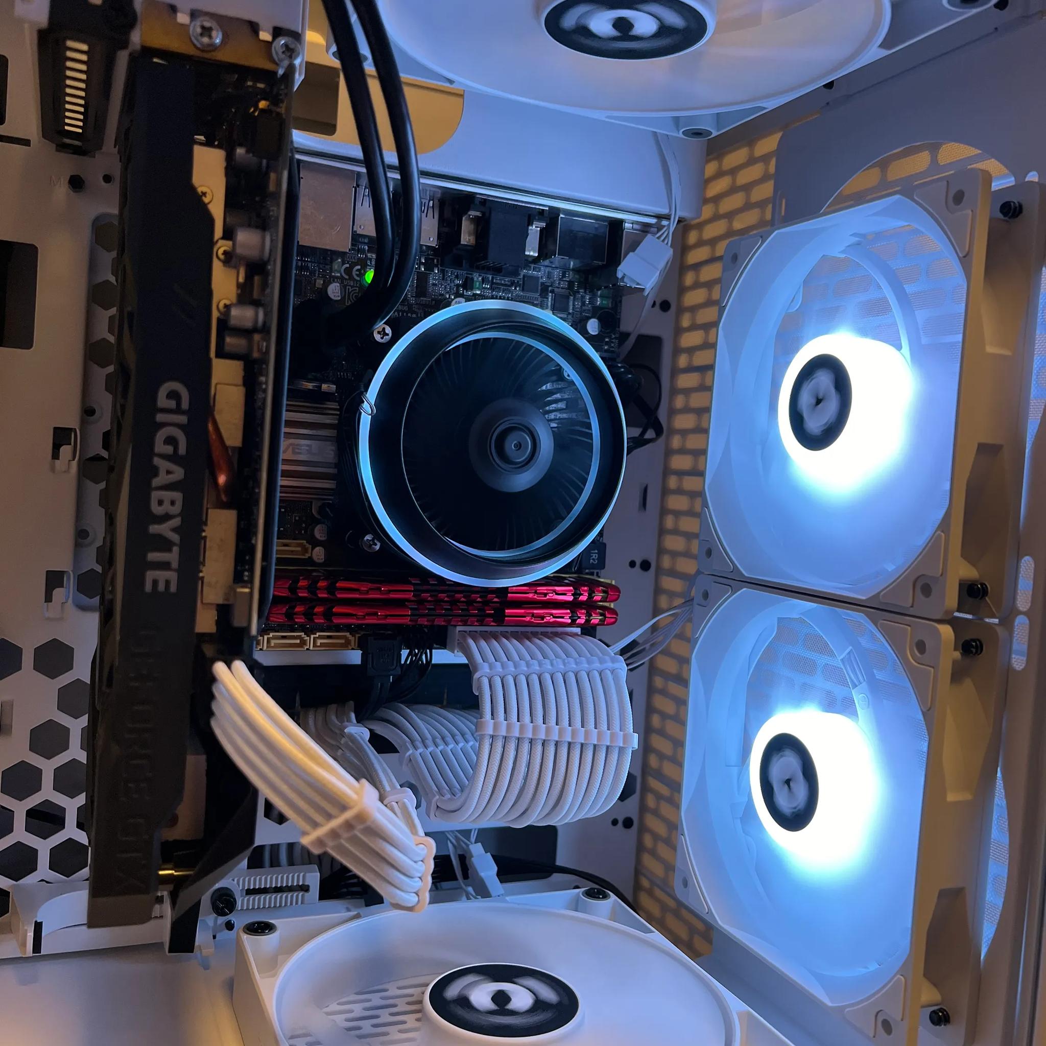 🧊Ice Tower🧊 | Mini PC | GTX 1660TI | Intel Xeon (= Core i7 4770K) | 16GB RAM | 1TB SSD