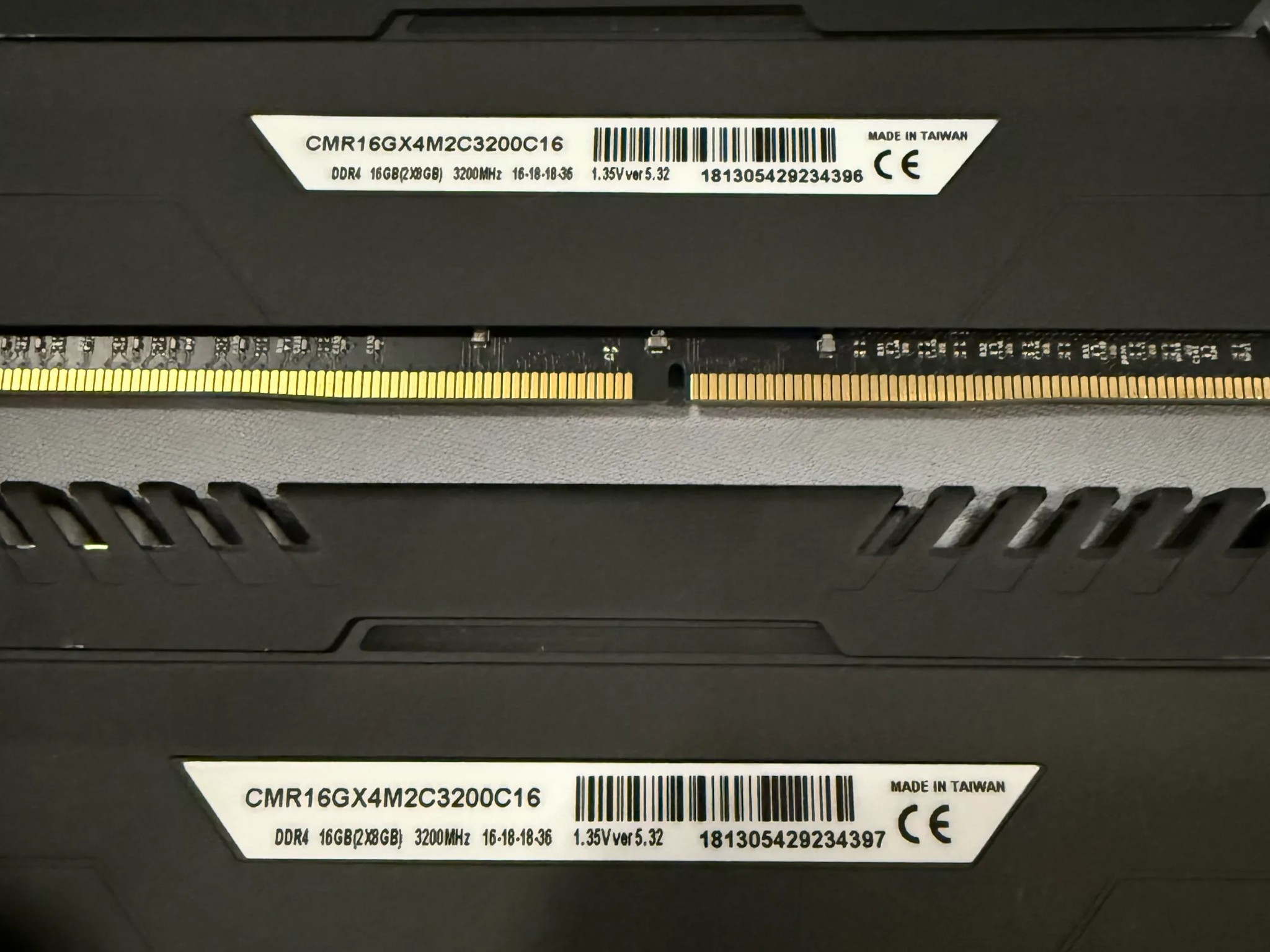 Corsair Vengeance RGB DDR4-3200 16GB (2x8)