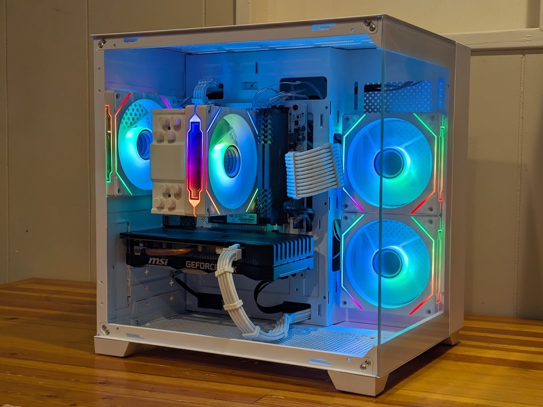 白ゲーミングpc/Ryzen5 2600/gtx1660super width=1080,quality=90,format=